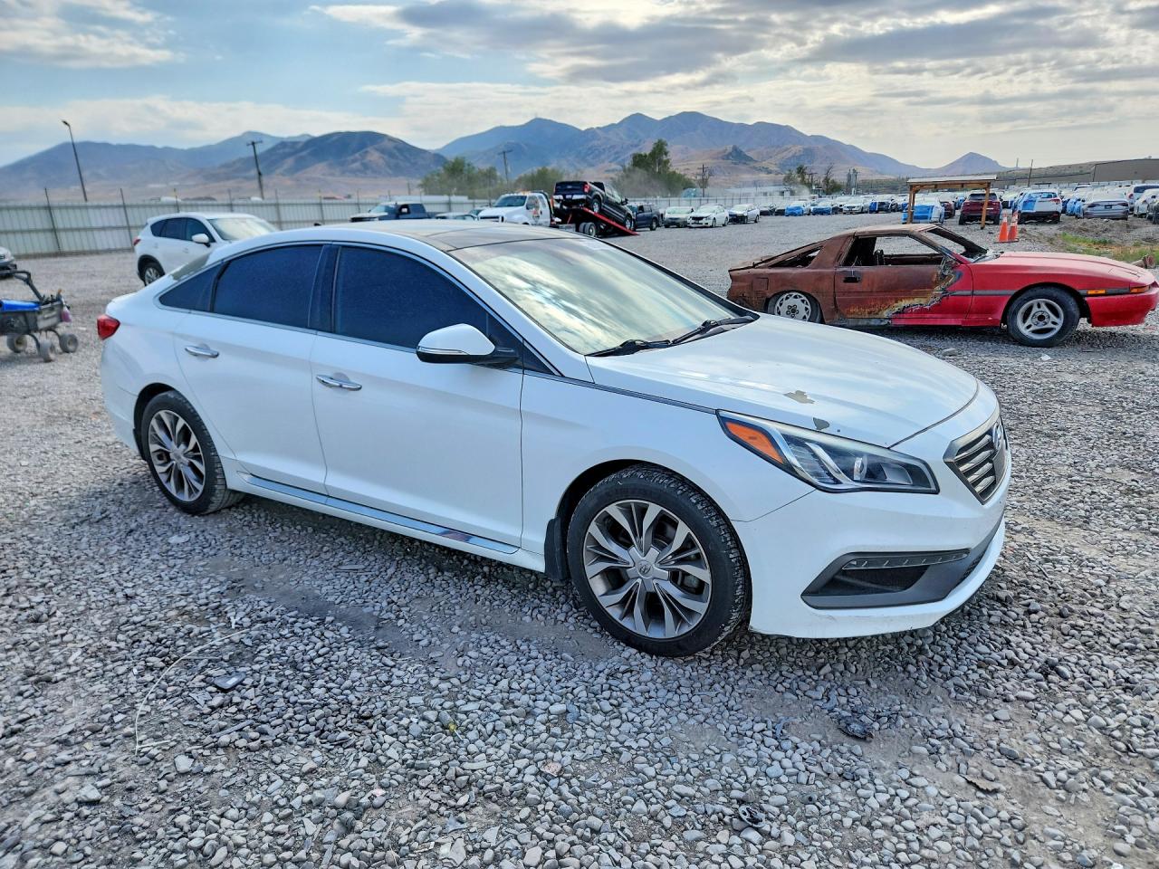 2015 Hyundai Sonata Limited 2.0t White vin: 5NPE34AB2FH147422