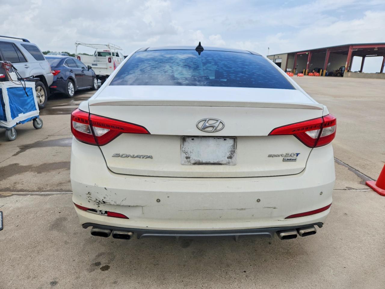 2015 Hyundai Sonata Limited 2.0t White vin: 5NPE34AB2FH149672