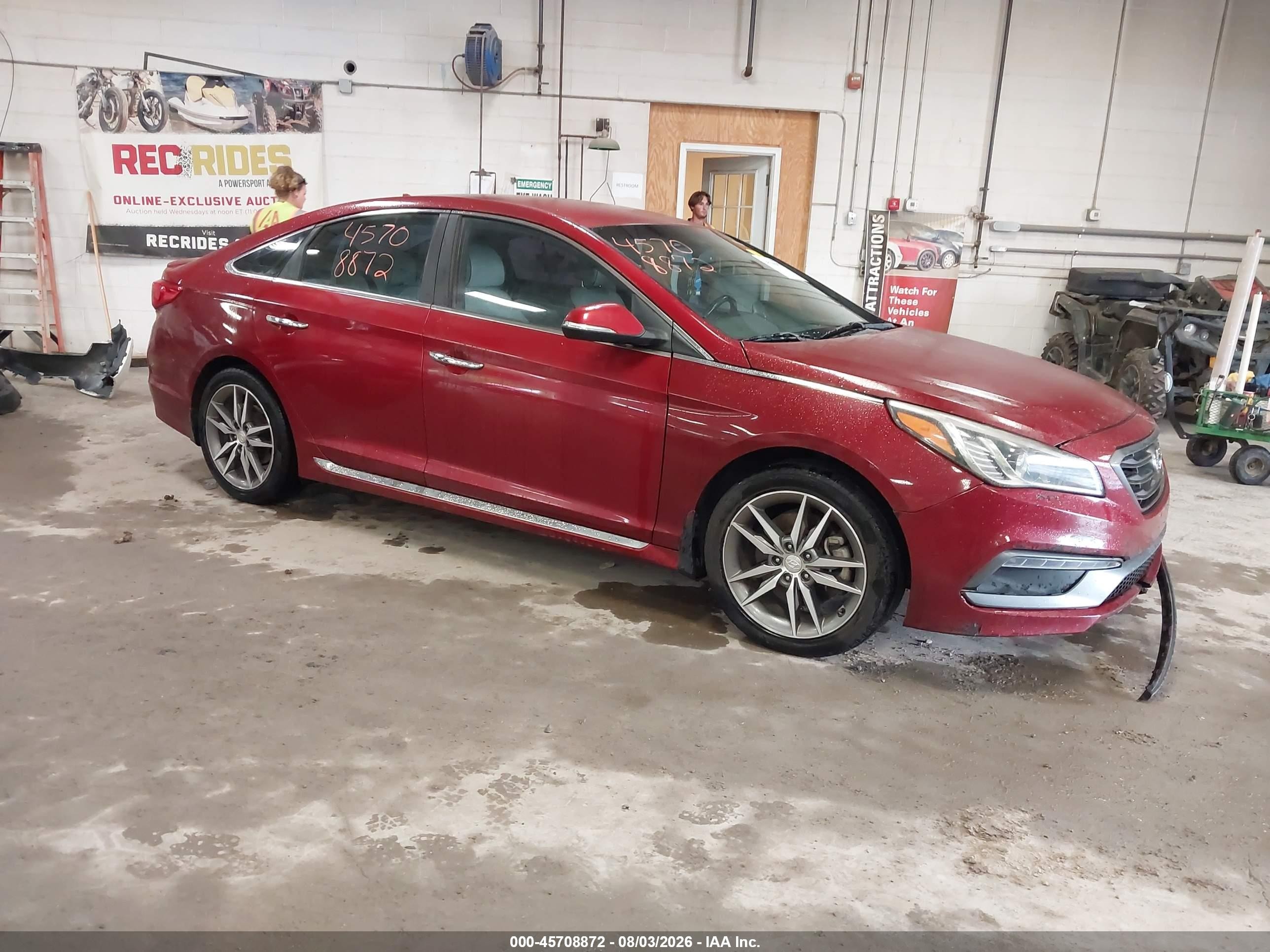 2015 Hyundai Sonata Sport 2.0t Красный vin: 5NPE34AB2FH157352