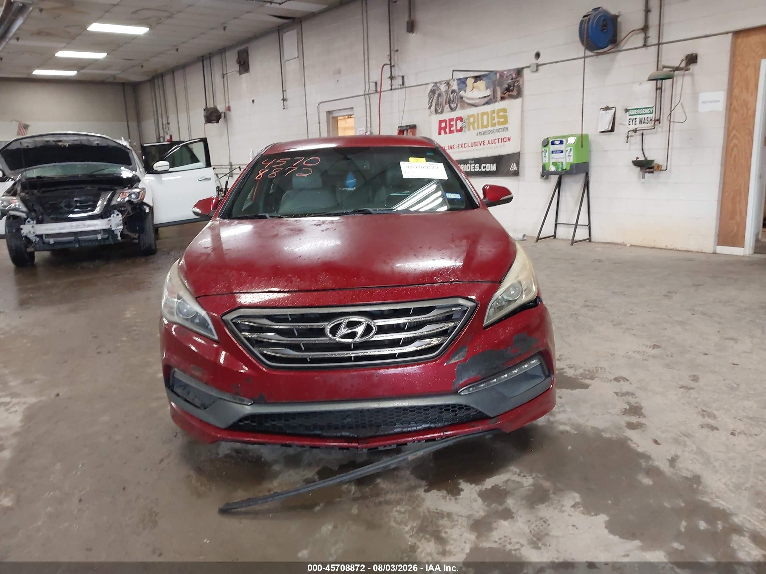 2015 Hyundai Sonata Sport 2.0t Красный vin: 5NPE34AB2FH157352