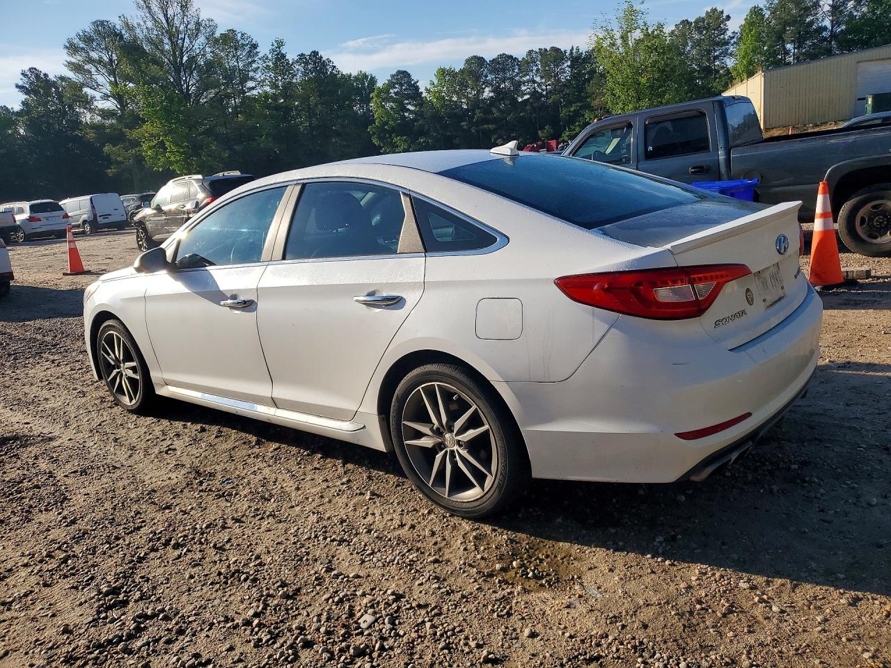 2015 Hyundai Sonata Sport 2.0t White vin: 5NPE34AB3FH065313
