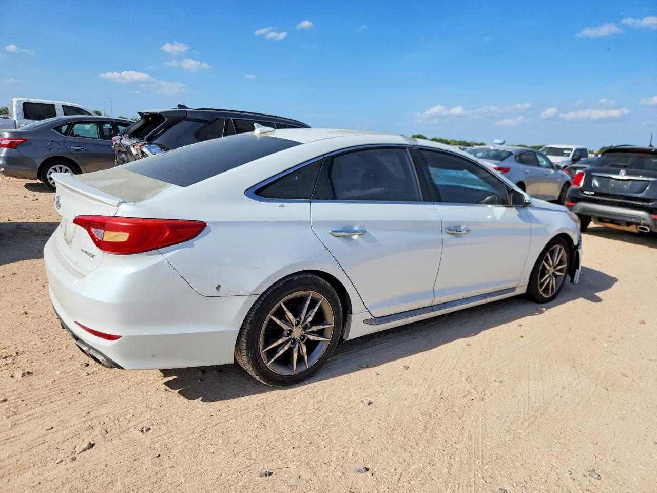 2015 Hyundai Sonata Sport 2.0t White vin: 5NPE34AB3FH096738