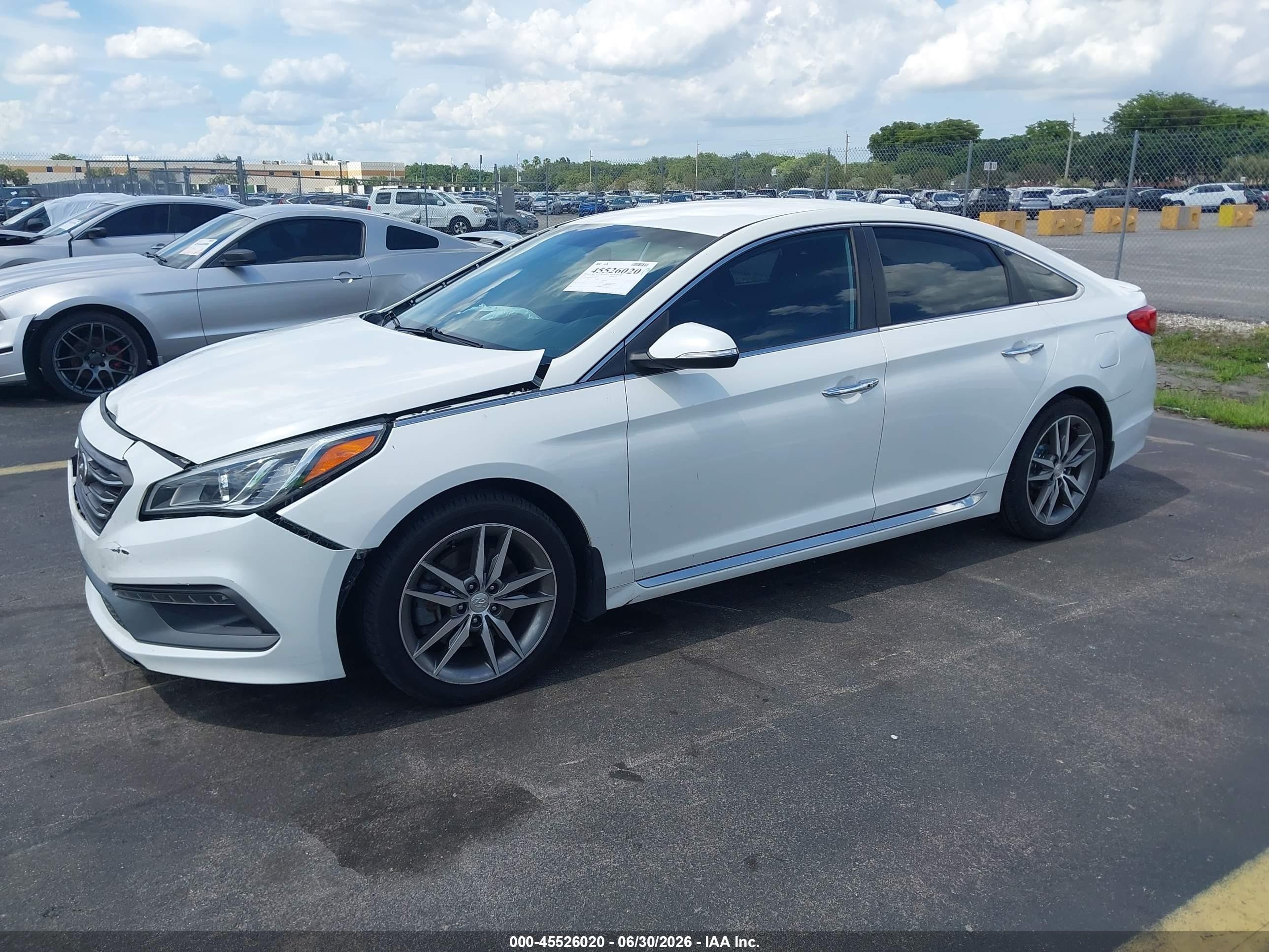 2015 Hyundai Sonata Sport 2.0t Белый vin: 5NPE34AB3FH178503