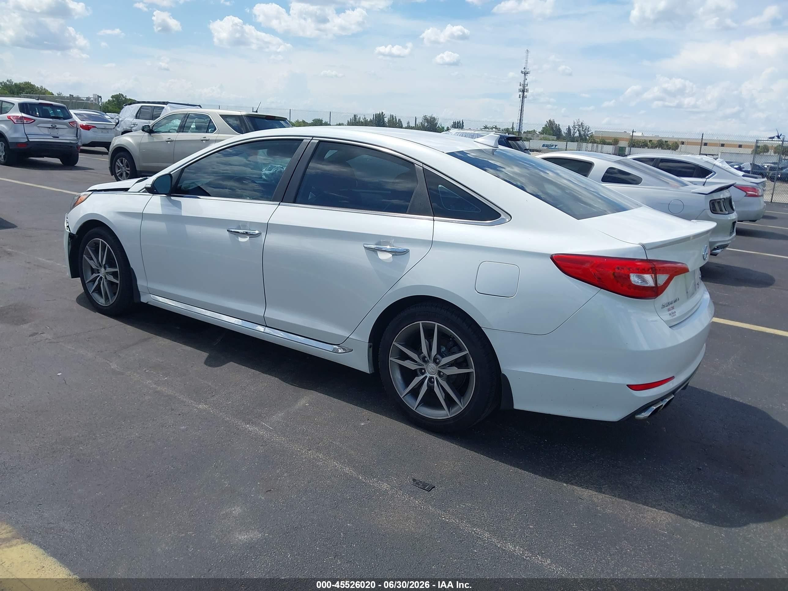 2015 Hyundai Sonata Sport 2.0t Белый vin: 5NPE34AB3FH178503