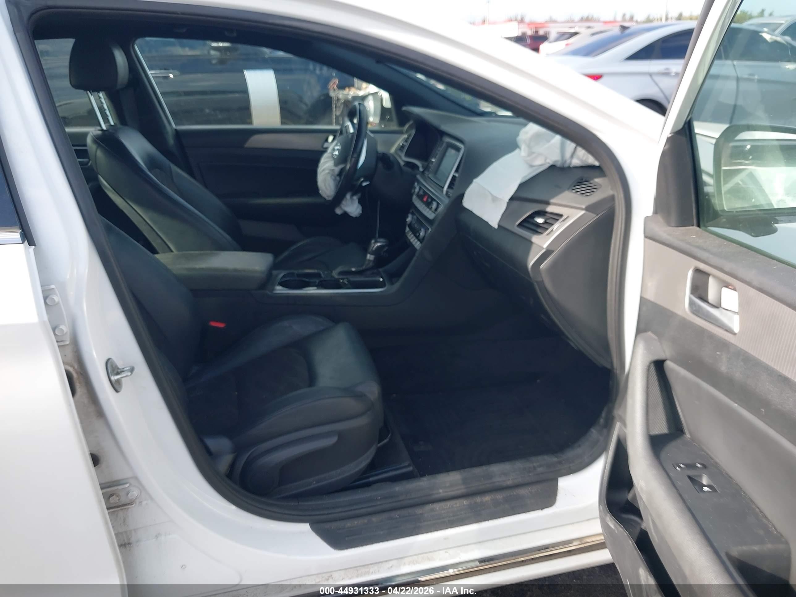 2018 Hyundai Sonata Sport 2.0t White vin: 5NPE34AB3JH634895