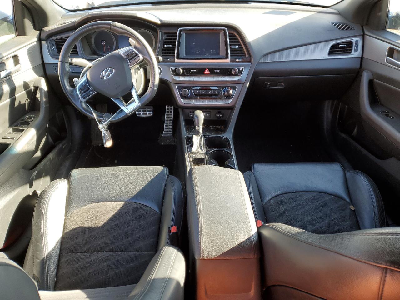 2018 Hyundai Sonata Sport White vin: 5NPE34AB3JH693901
