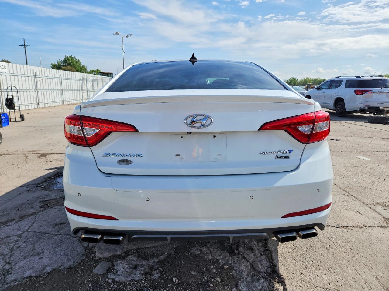 2015 Hyundai Sonata Limited 2.0t White vin: 5NPE34AB4FH255900
