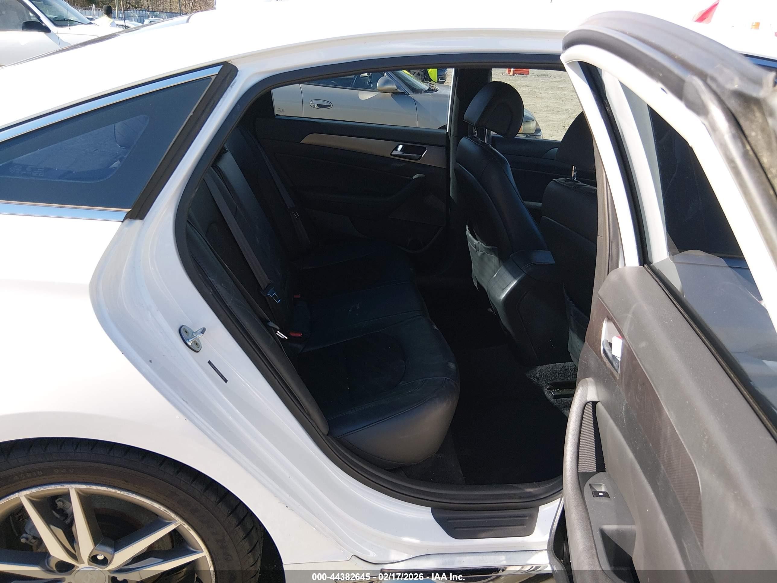 2017 Hyundai Sonata Sport 2.0t White vin: 5NPE34AB4HH465402