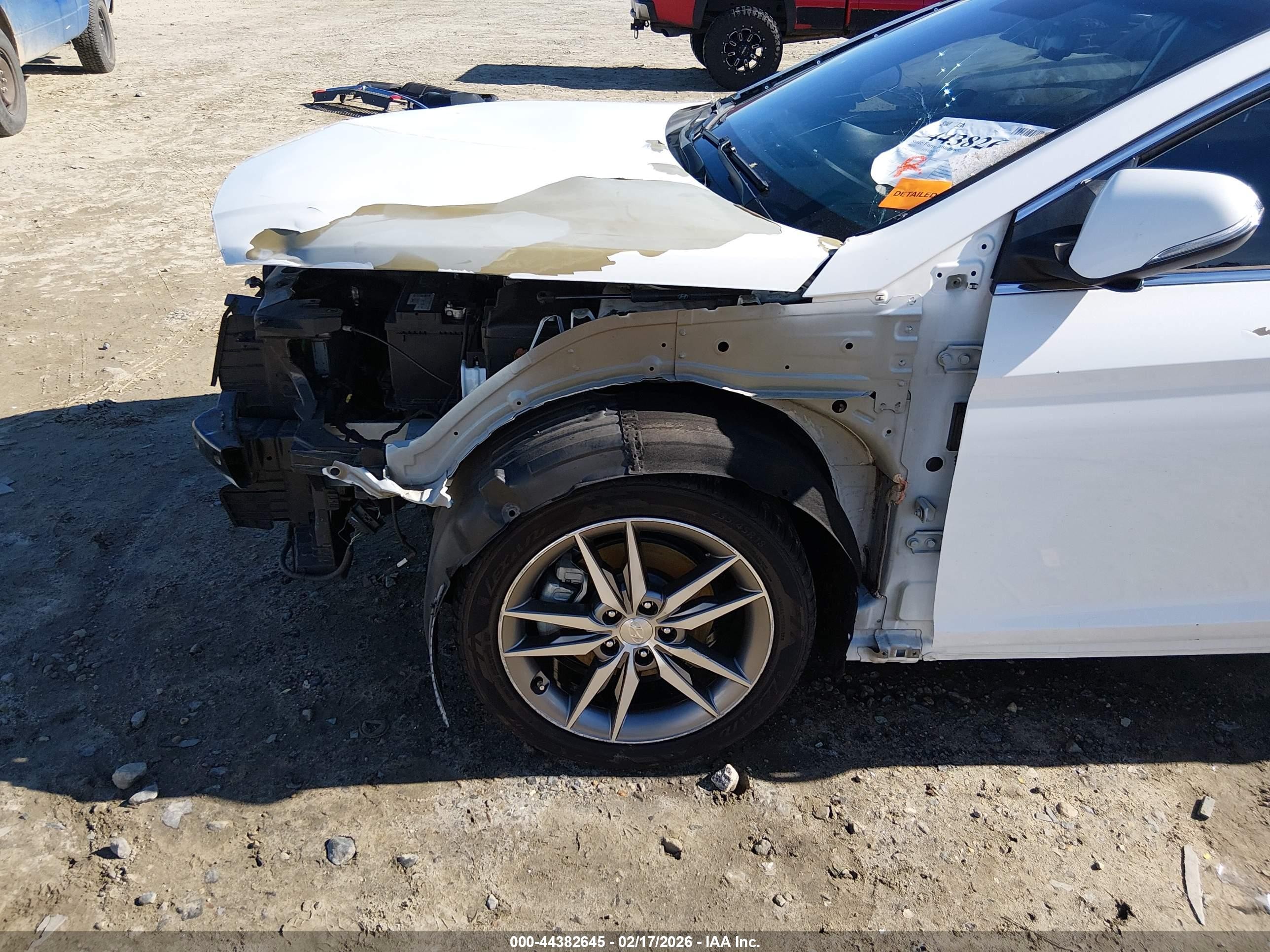 2017 Hyundai Sonata Sport 2.0t White vin: 5NPE34AB4HH465402