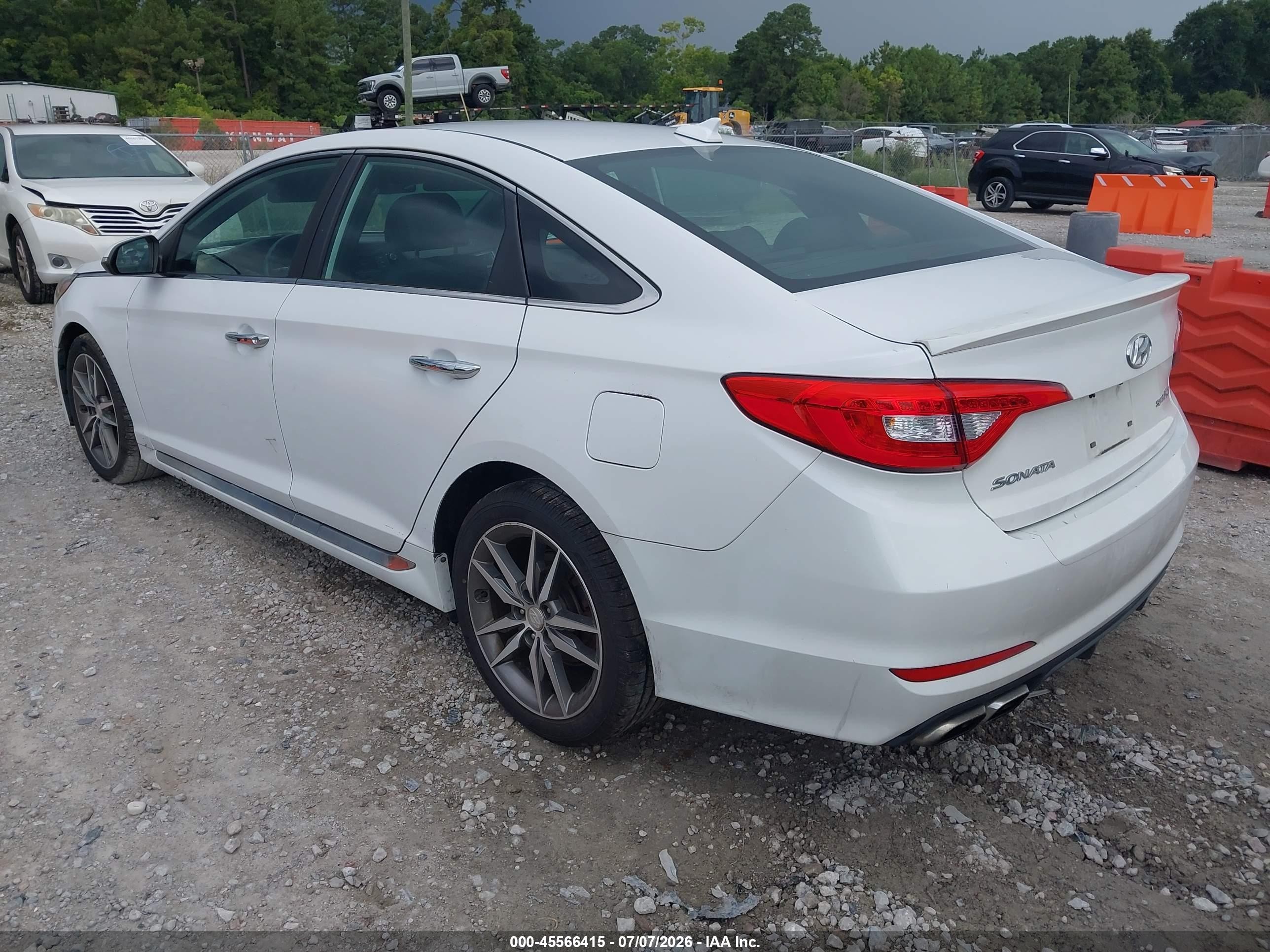 2015 Hyundai Sonata Sport 2.0t White vin: 5NPE34AB5FH037027