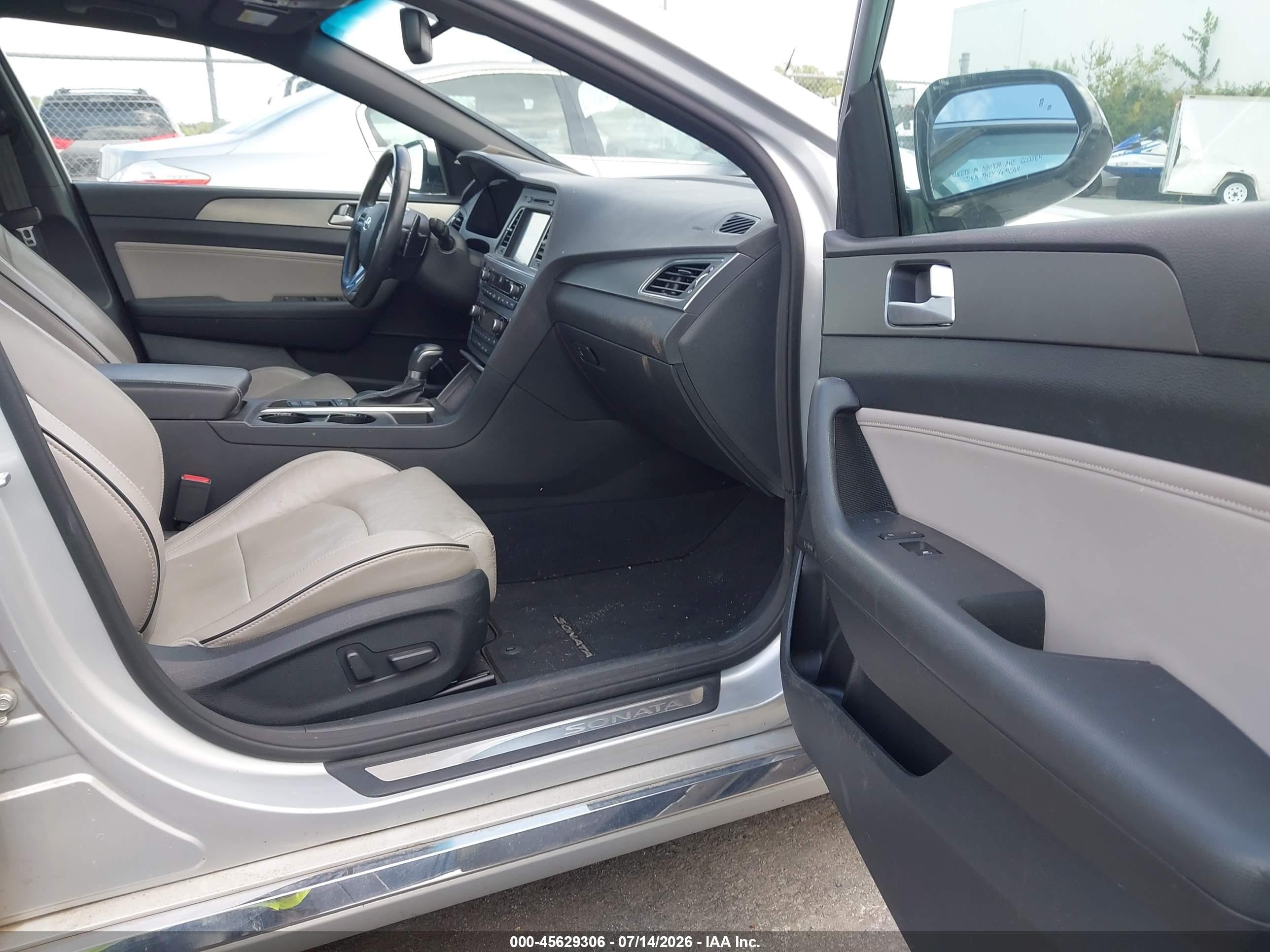 2015 Hyundai Sonata Sport 2.0t Серебряный vin: 5NPE34AB5FH055799