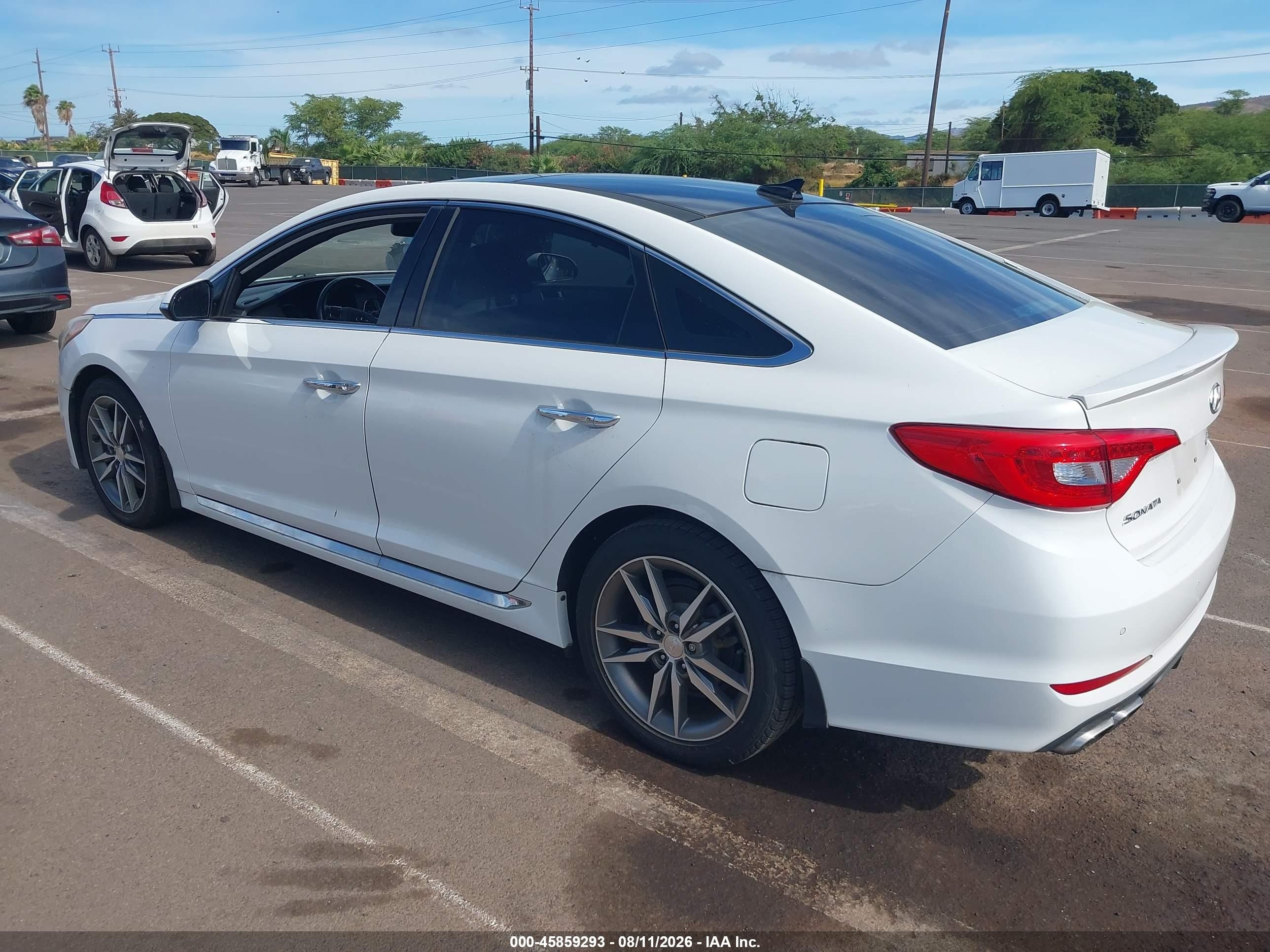 2015 Hyundai Sonata Sport 2.0t White vin: 5NPE34AB6FH048005