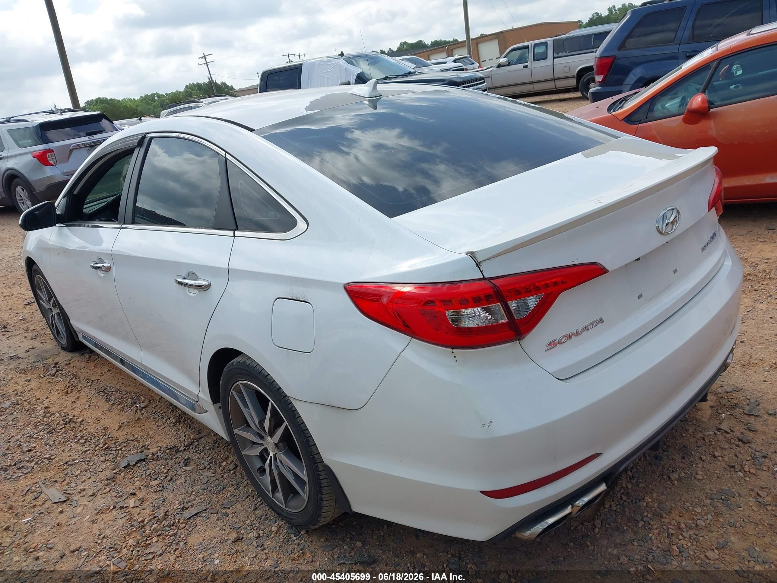 2015 Hyundai Sonata Sport 2.0t White vin: 5NPE34AB6FH090982