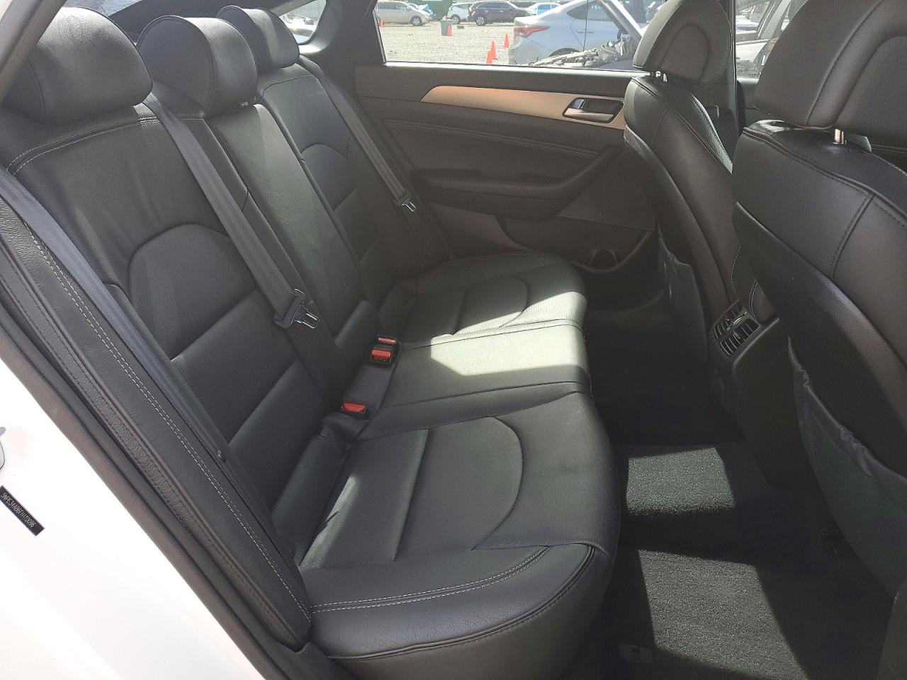 2015 Hyundai Sonata Sport 2.0t White vin: 5NPE34AB6FH110096