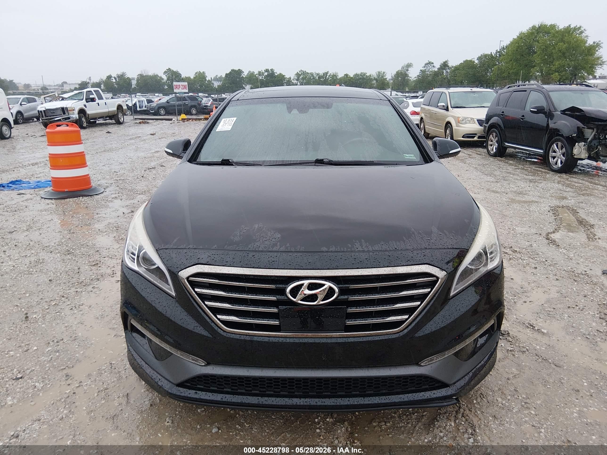 2015 Hyundai Sonata Sport 2.0t Черный vin: 5NPE34AB7FH040608