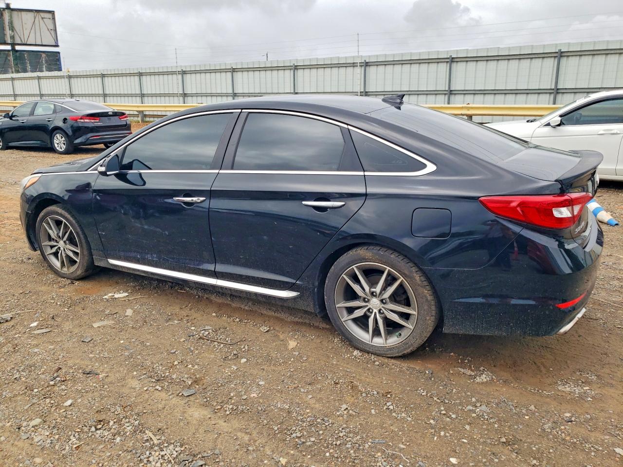 2015 Hyundai Sonata Sport 2.0t Черный vin: 5NPE34AB7FH209090