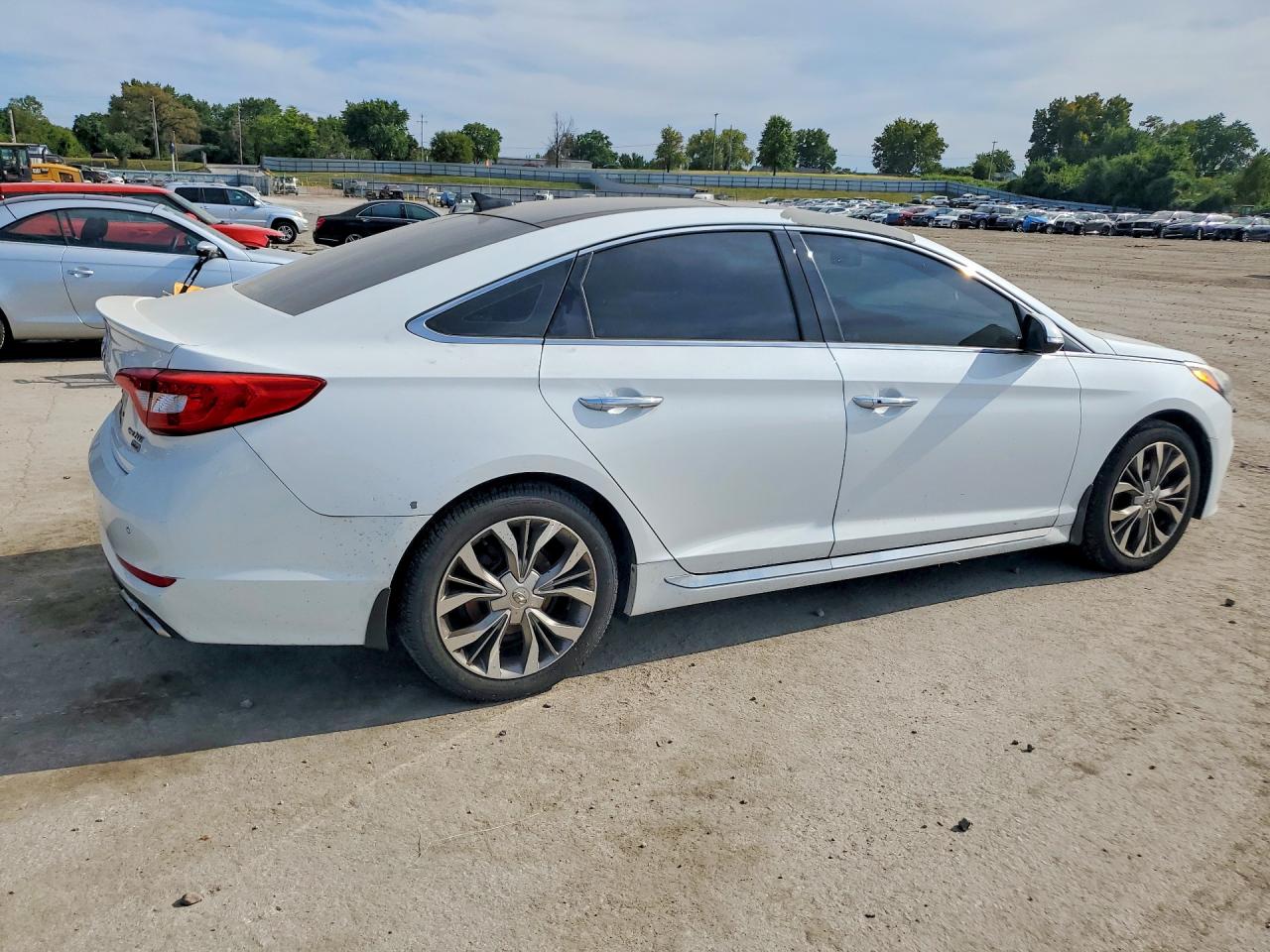 2015 Hyundai Sonata Limited 2.0t White vin: 5NPE34AB7FH256846
