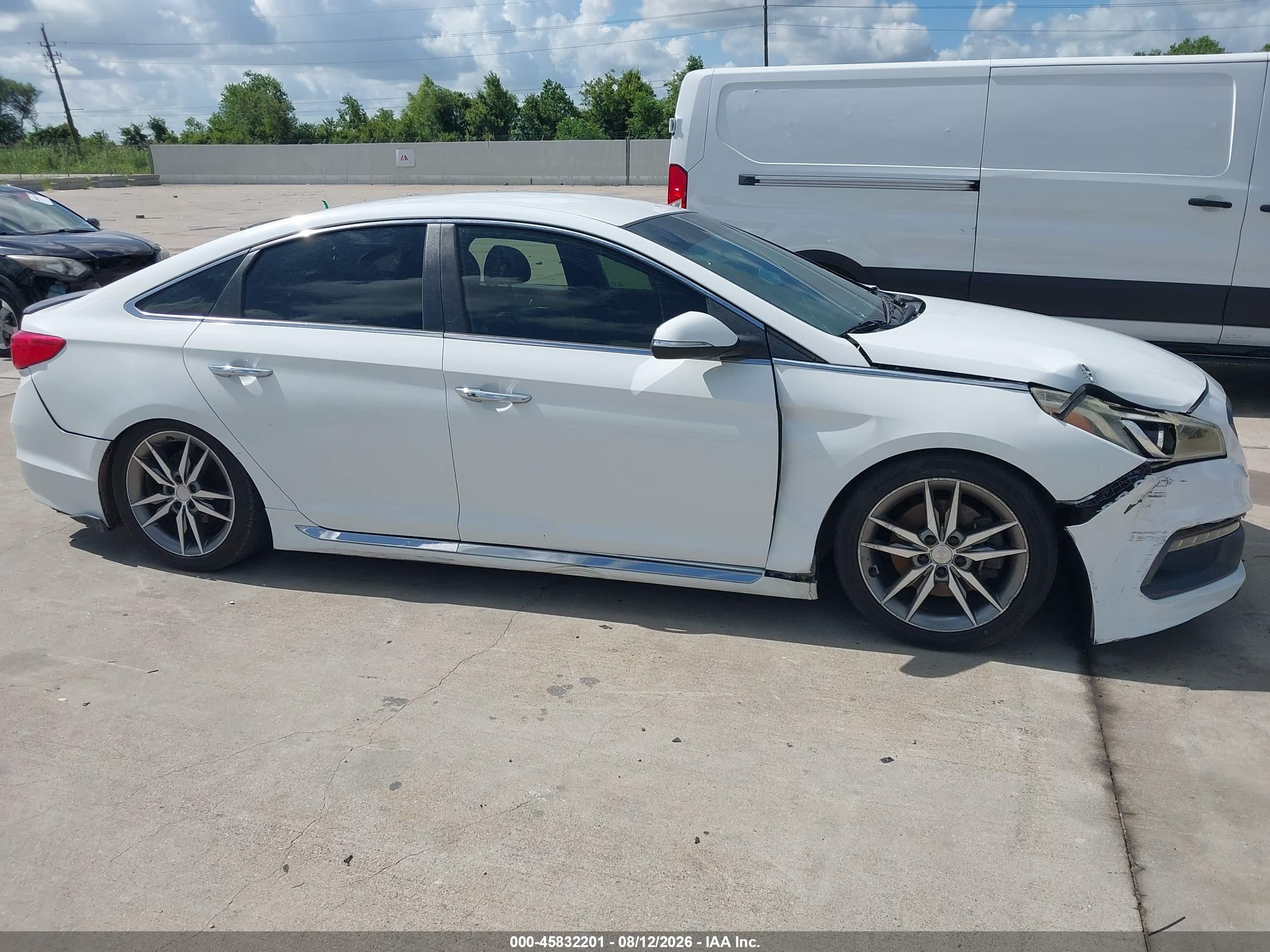 2015 Hyundai Sonata Sport 2.0t White vin: 5NPE34AB8FH180344