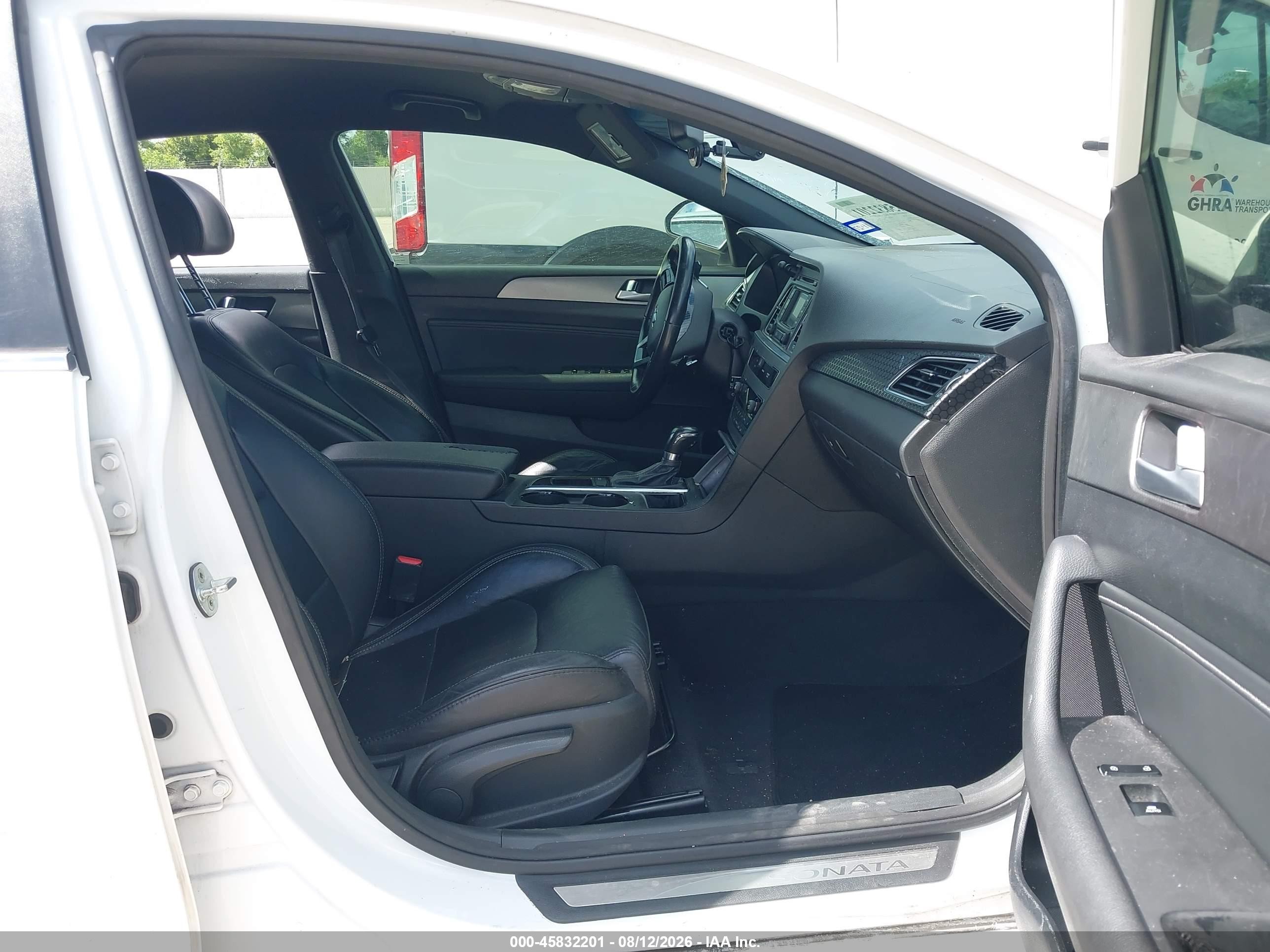 2015 Hyundai Sonata Sport 2.0t White vin: 5NPE34AB8FH180344