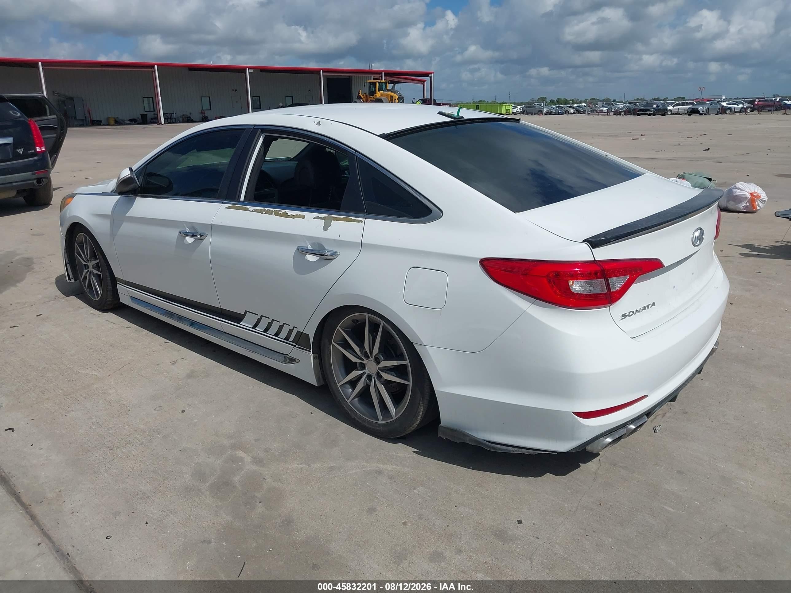 2015 Hyundai Sonata Sport 2.0t White vin: 5NPE34AB8FH180344