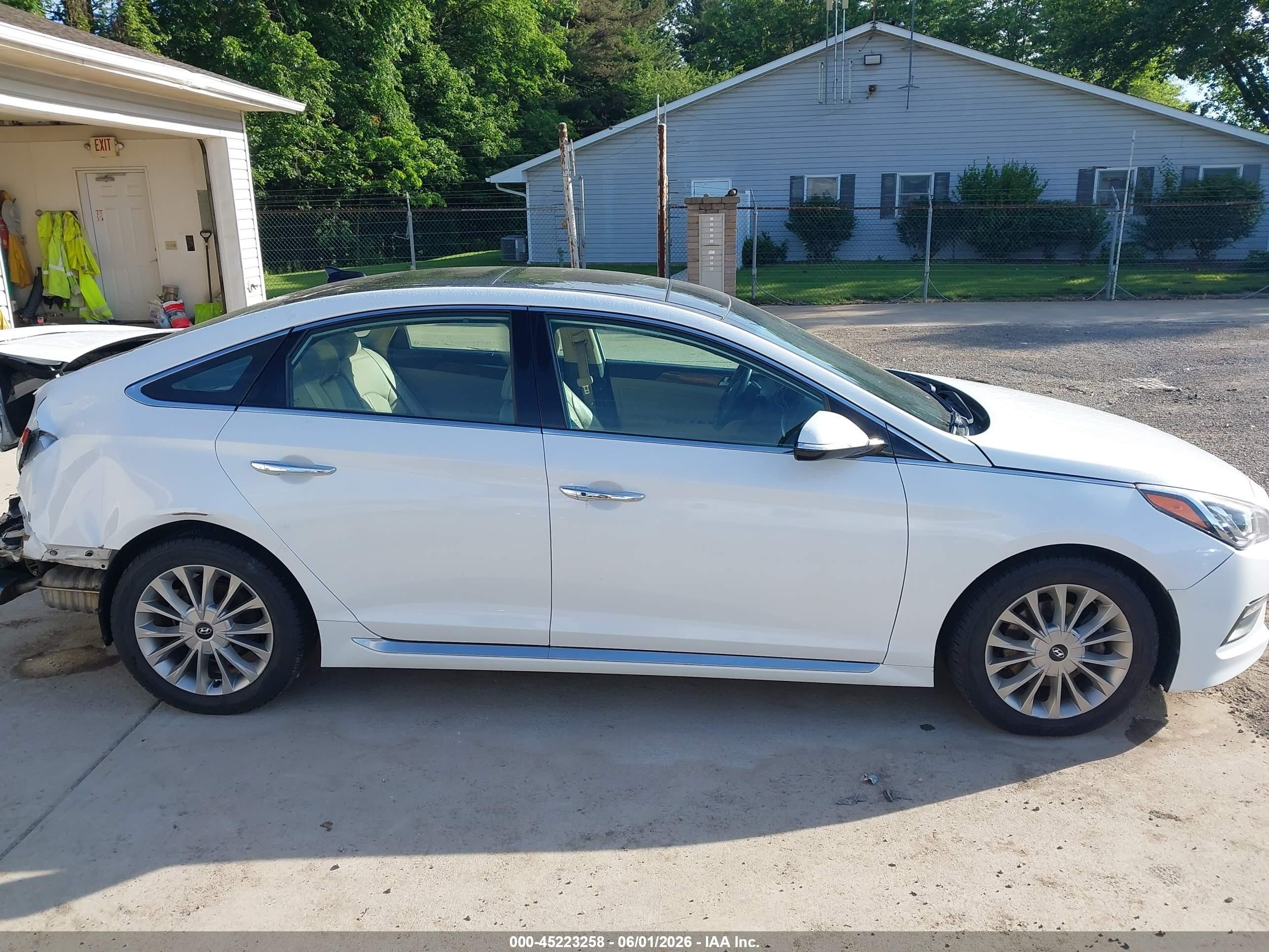 2015 Hyundai Sonata Limited White vin: 5NPE34AF0FH009381