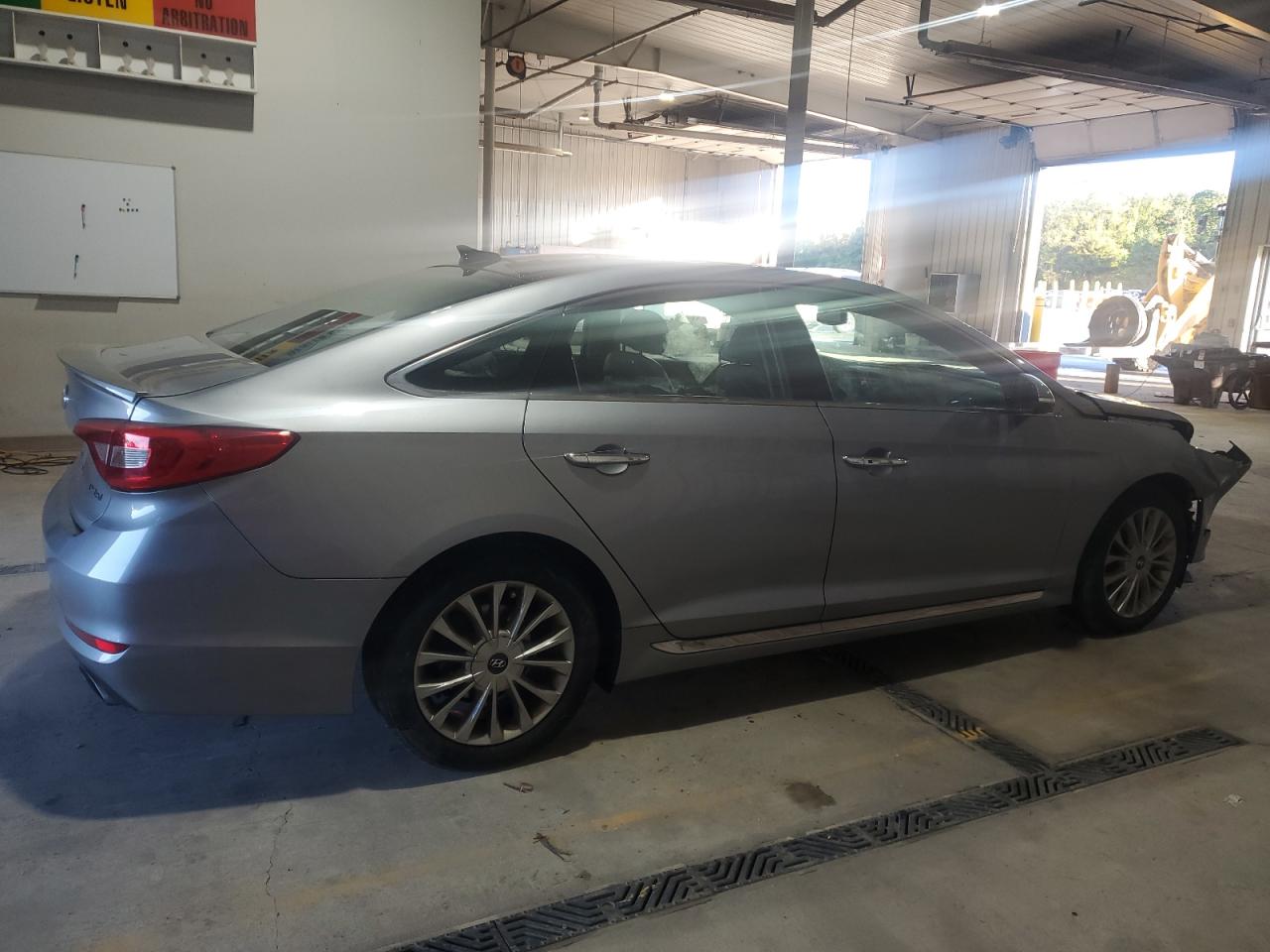 2015 Hyundai Sonata Limited Серебряный vin: 5NPE34AF0FH033826