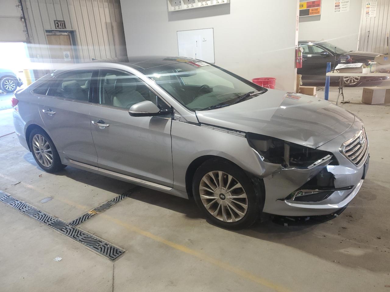2015 Hyundai Sonata Limited Серебряный vin: 5NPE34AF0FH033826