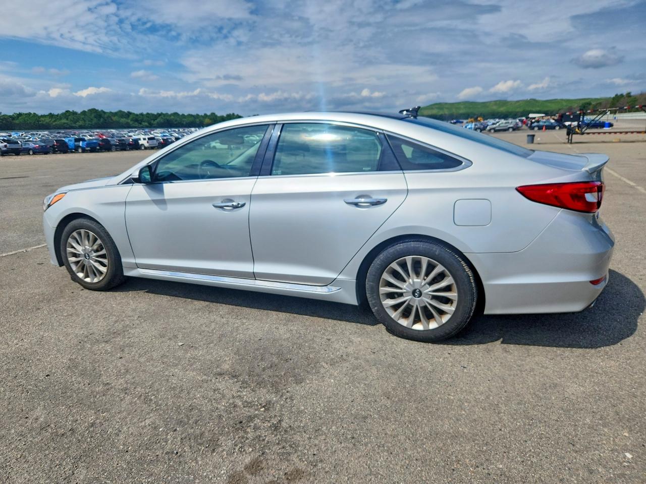 2015 Hyundai Sonata Limited Серебряный vin: 5NPE34AF0FH035799
