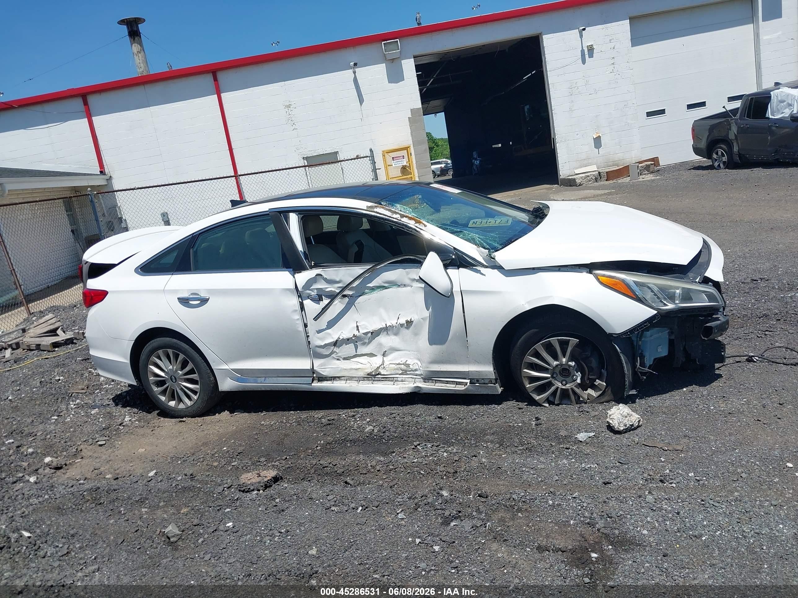 2015 Hyundai Sonata Limited White vin: 5NPE34AF0FH089572