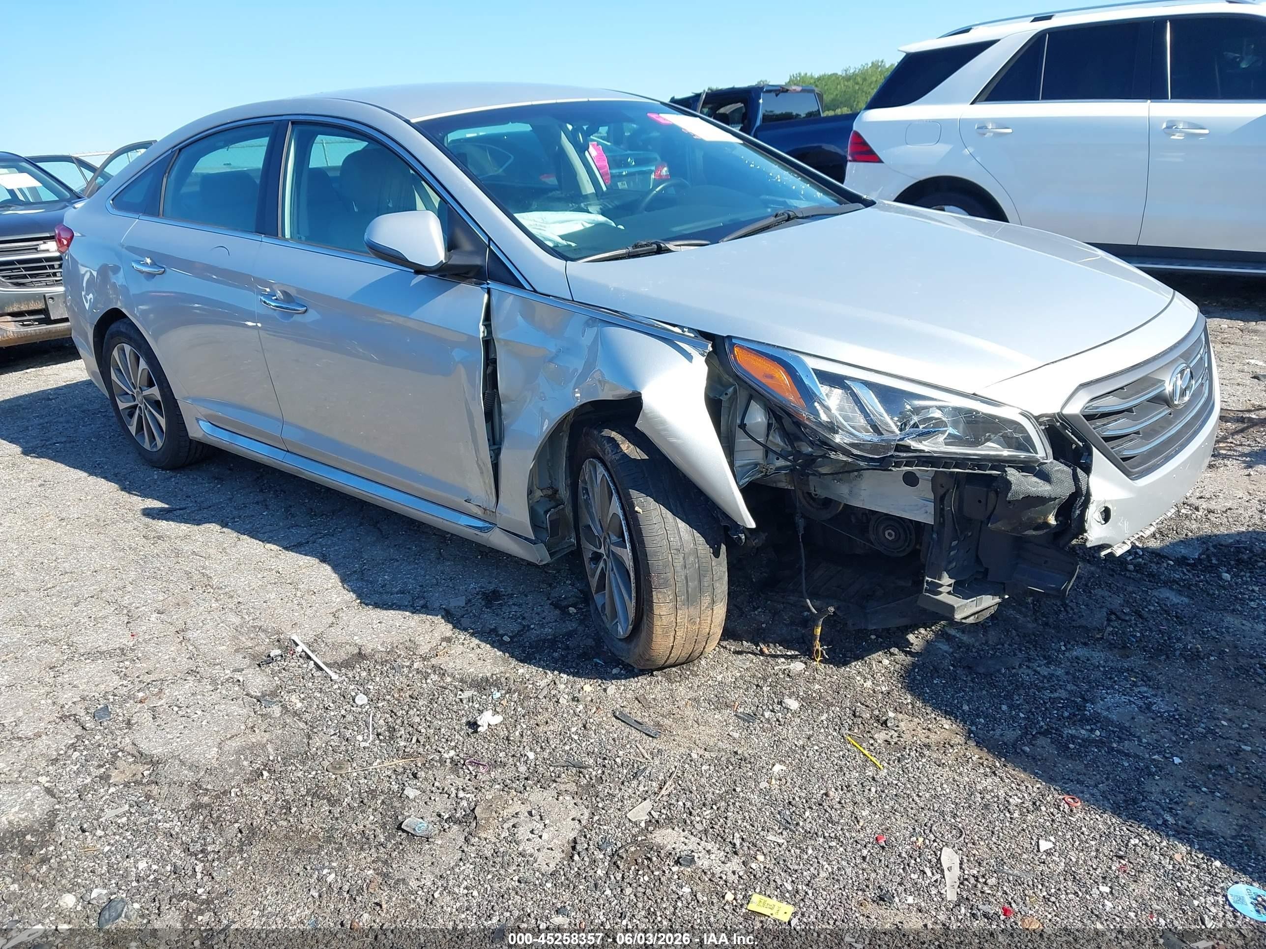 2015 Hyundai Sonata Sport Silver vin: 5NPE34AF0FH100943