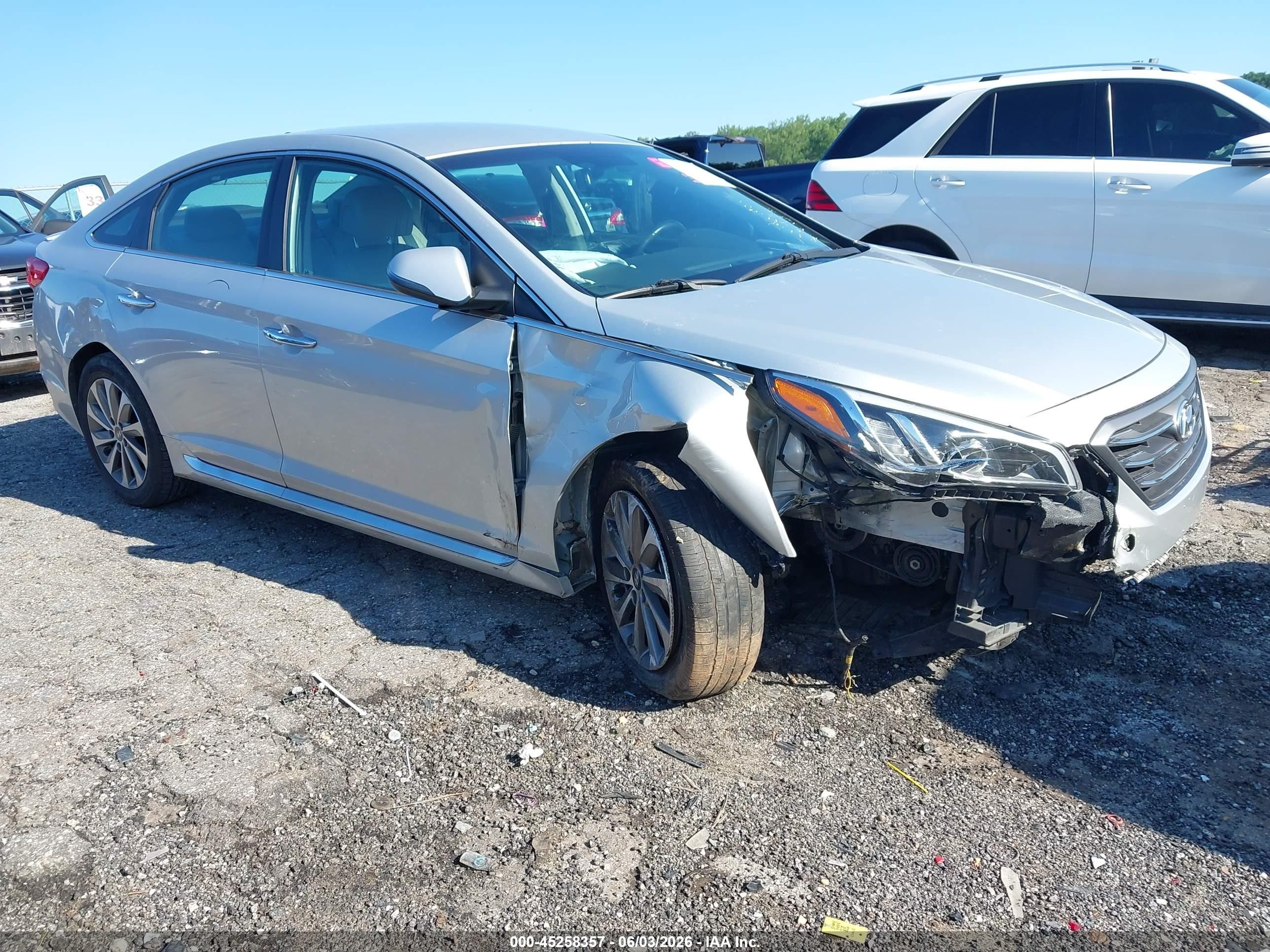 2015 Hyundai Sonata Sport Silver vin: 5NPE34AF0FH100943