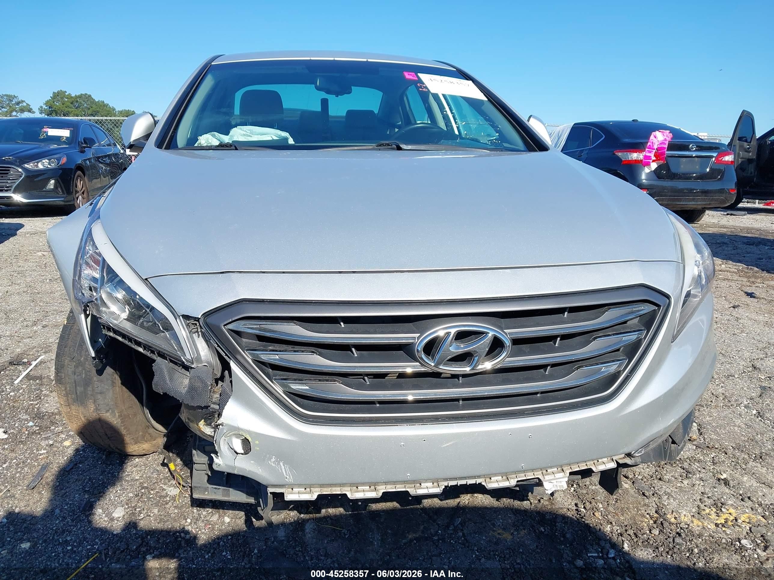 2015 Hyundai Sonata Sport Silver vin: 5NPE34AF0FH100943