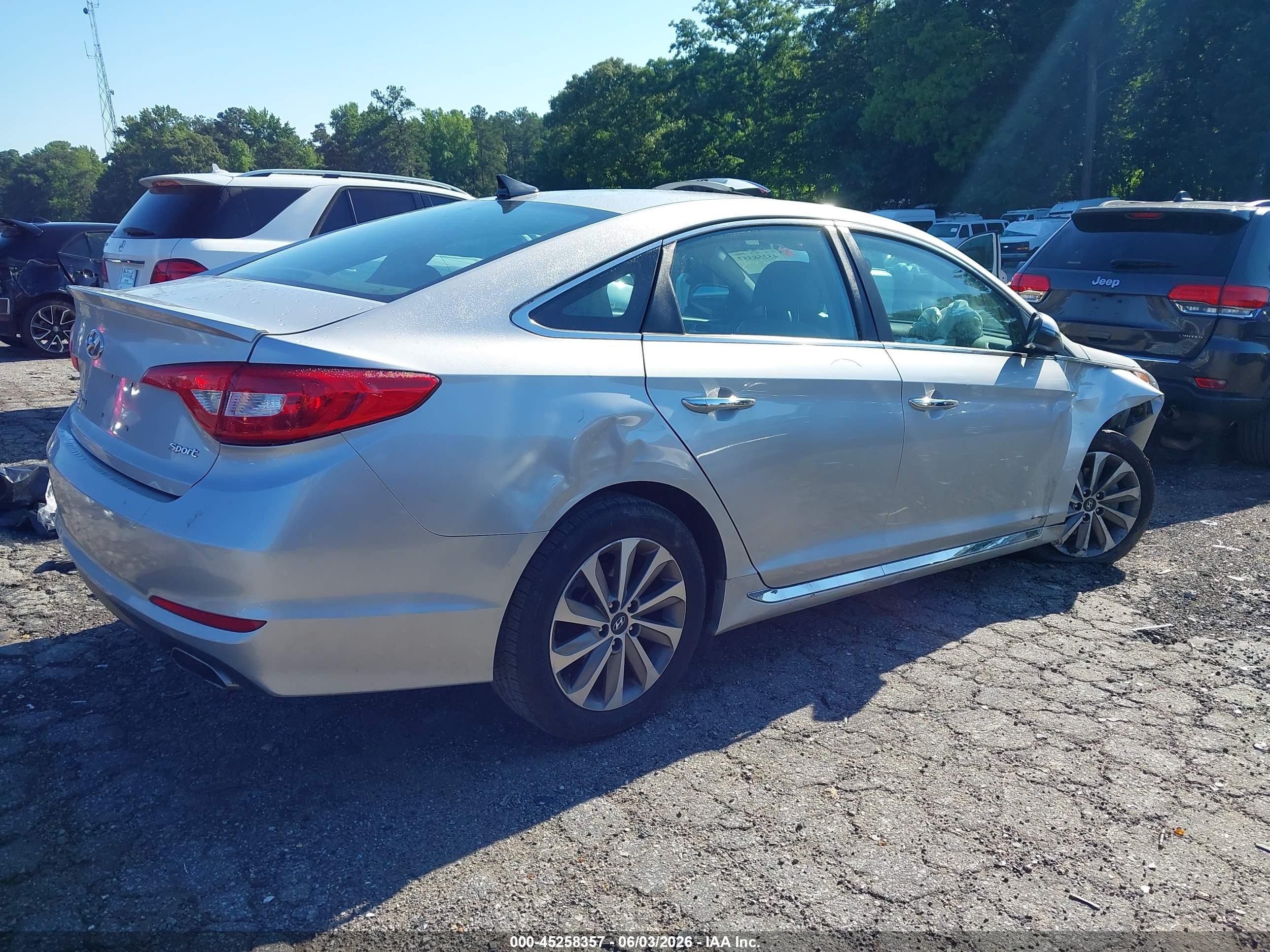 2015 Hyundai Sonata Sport Silver vin: 5NPE34AF0FH100943