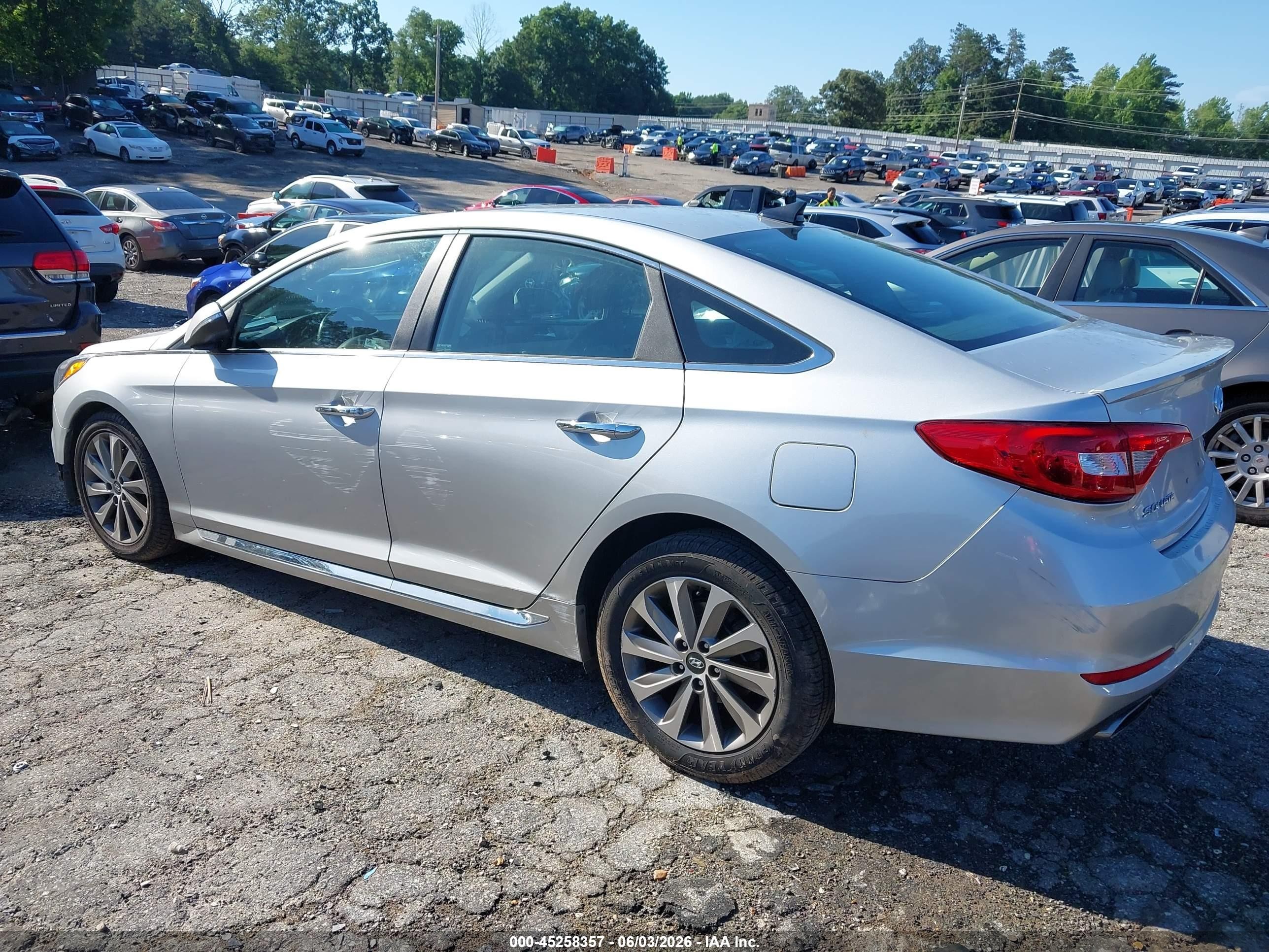 2015 Hyundai Sonata Sport Silver vin: 5NPE34AF0FH100943