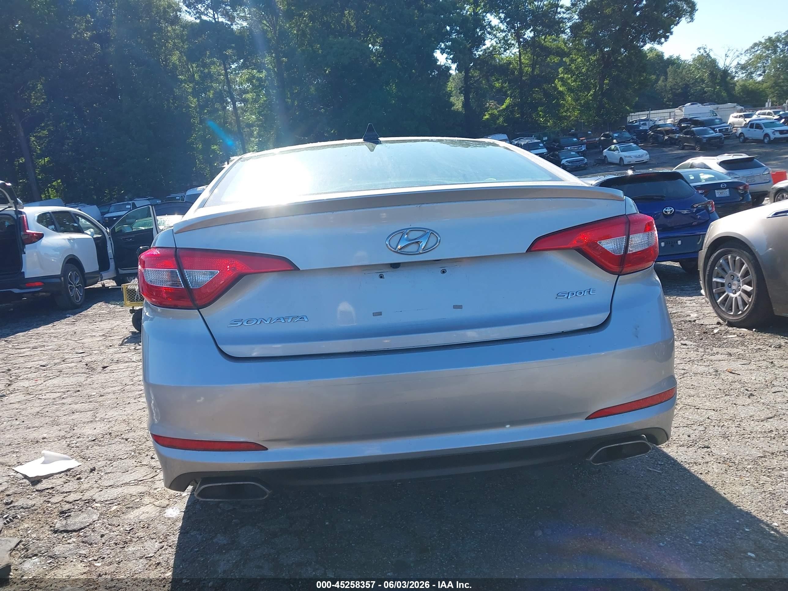 2015 Hyundai Sonata Sport Silver vin: 5NPE34AF0FH100943