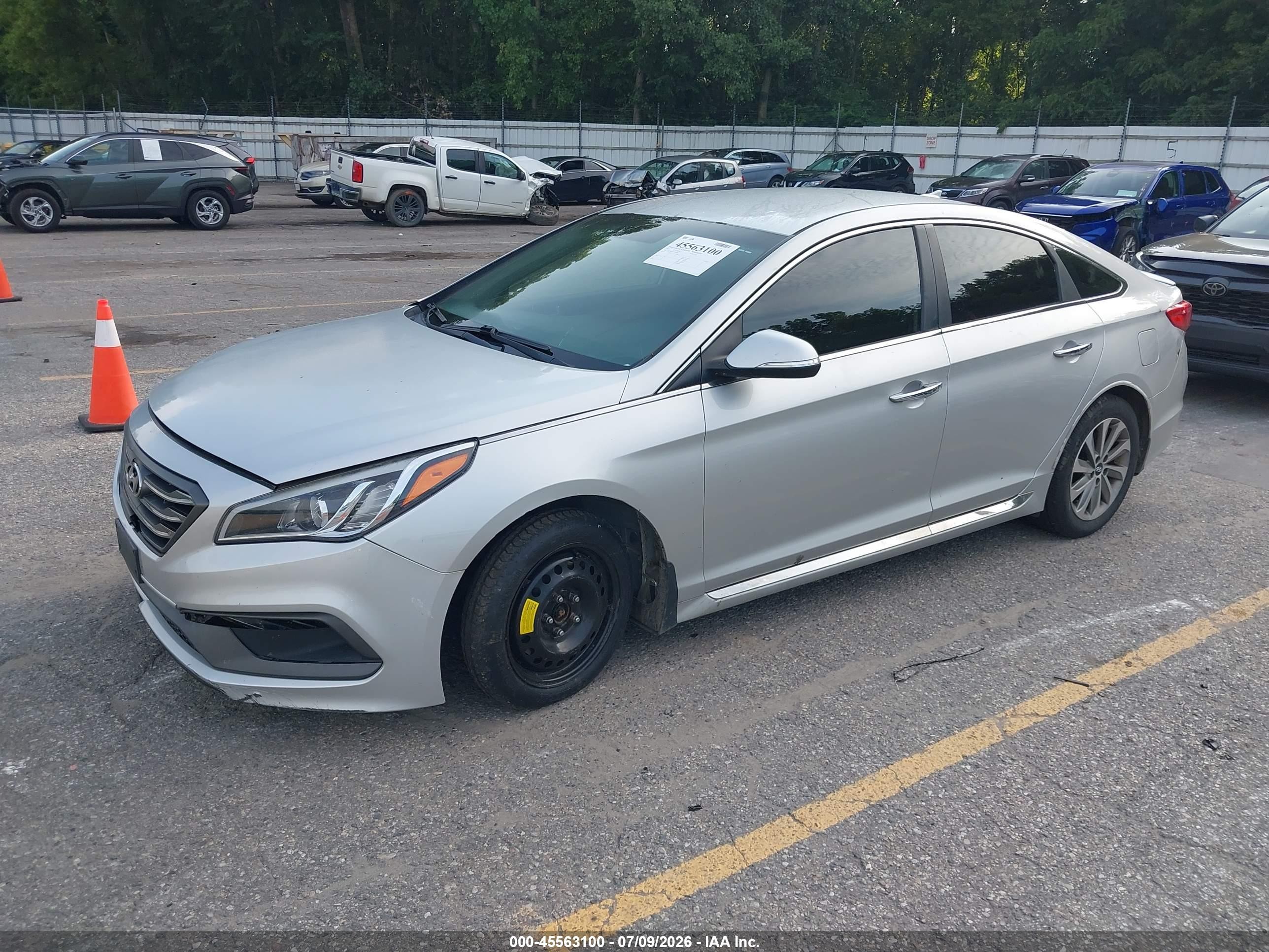 2015 Hyundai Sonata Sport Silver vin: 5NPE34AF0FH119024