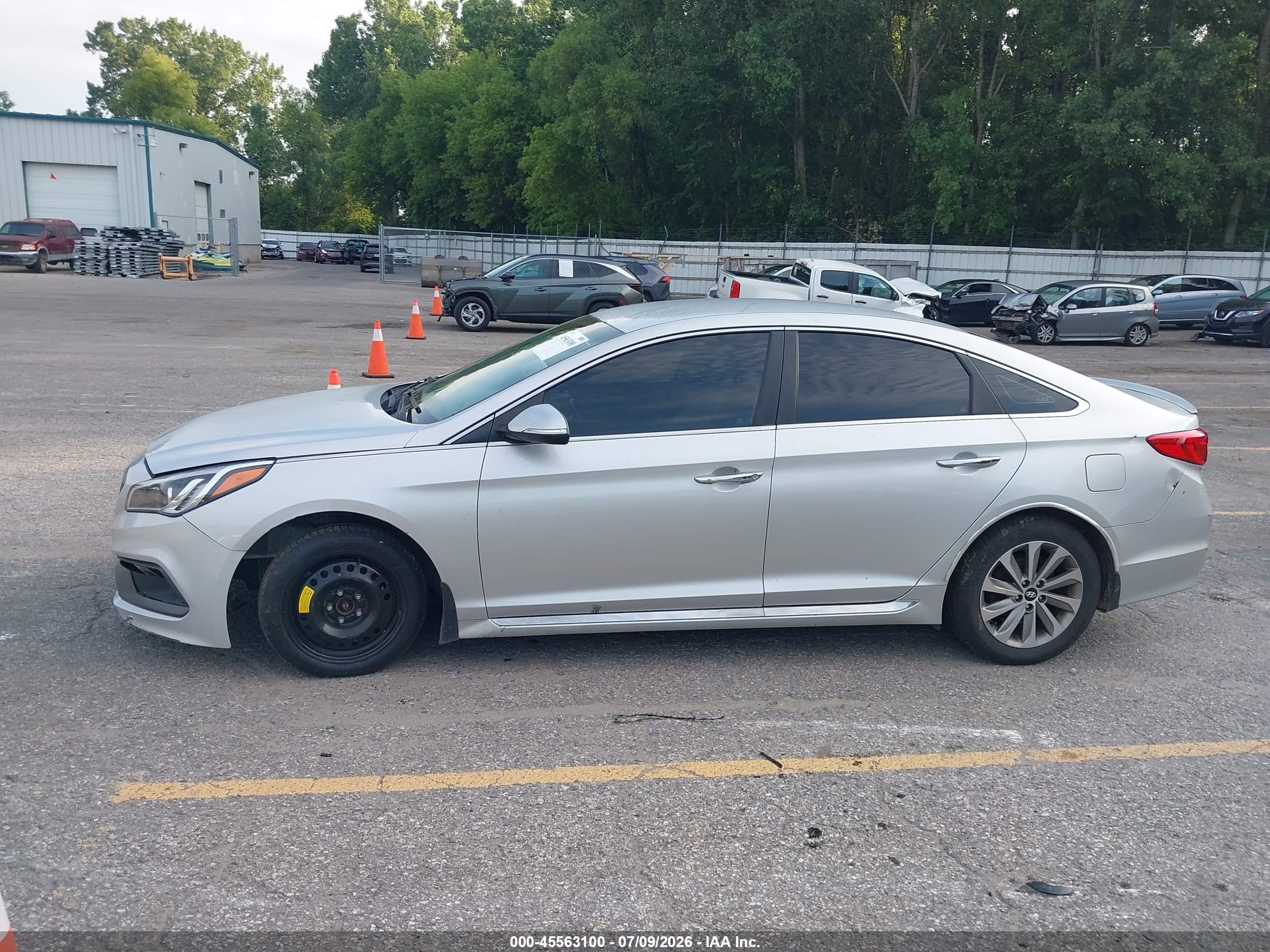 2015 Hyundai Sonata Sport Silver vin: 5NPE34AF0FH119024