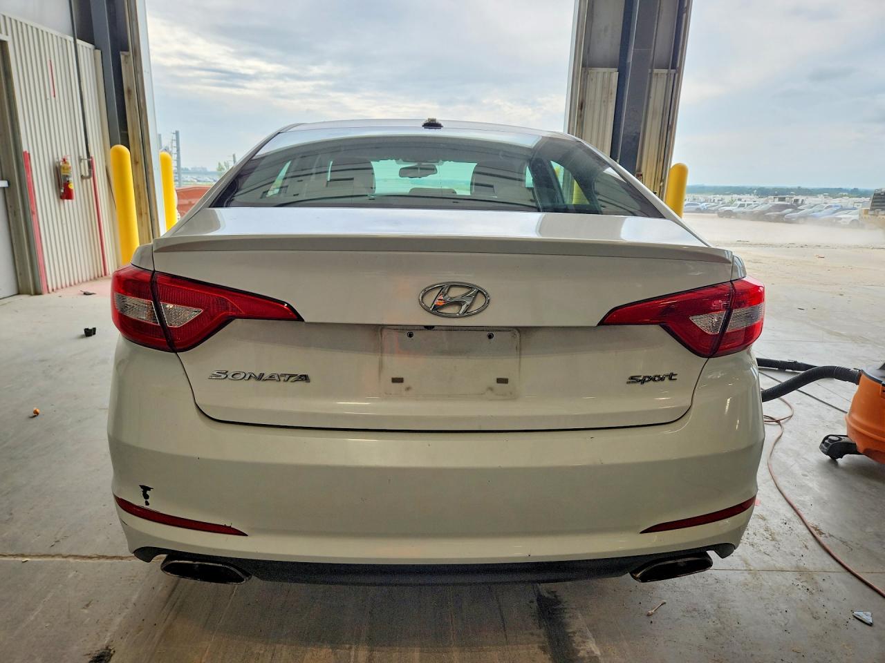 2015 Hyundai Sonata Sport White vin: 5NPE34AF0FH163539