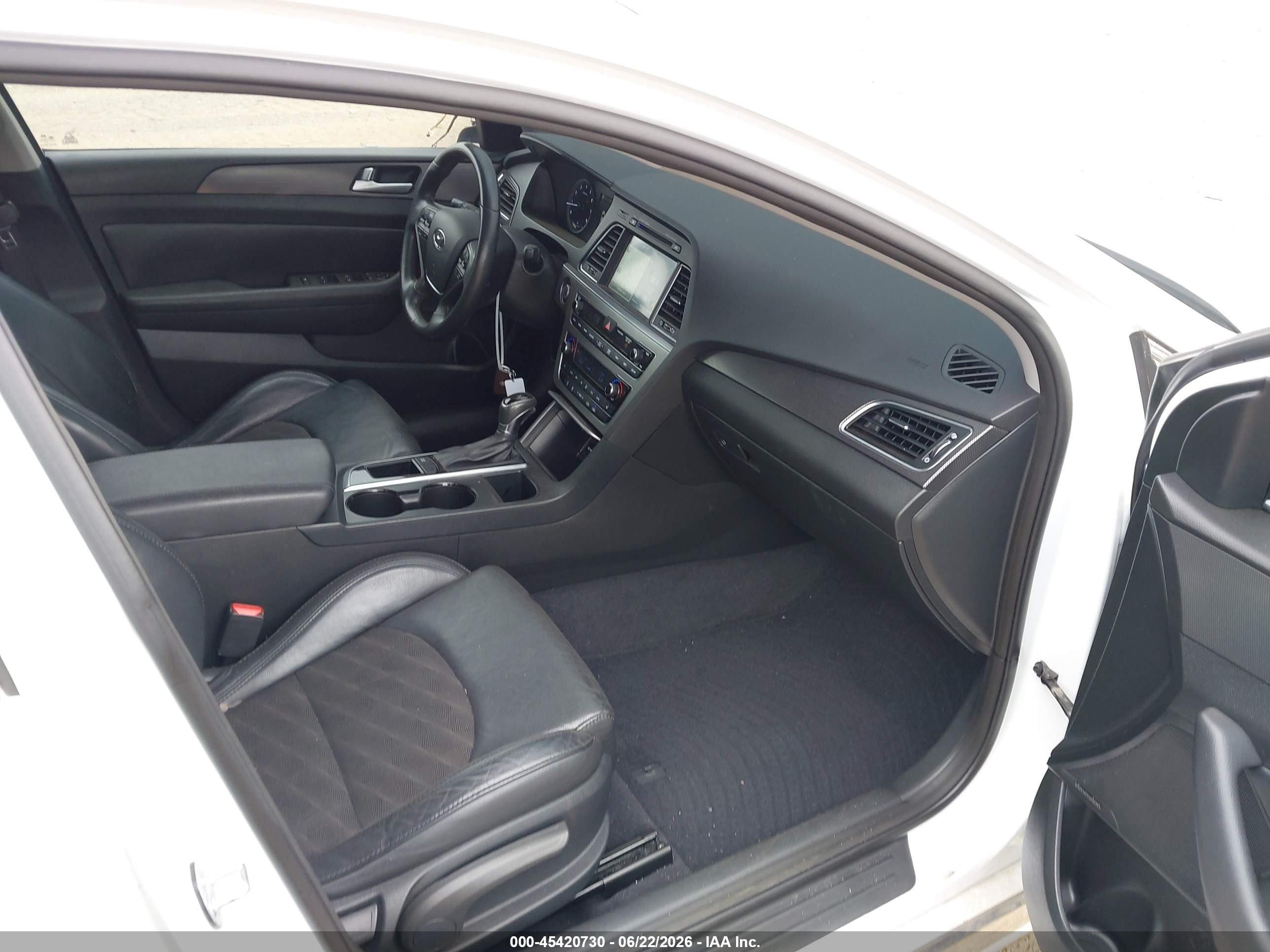 2015 Hyundai Sonata Sport Белый vin: 5NPE34AF0FH169003