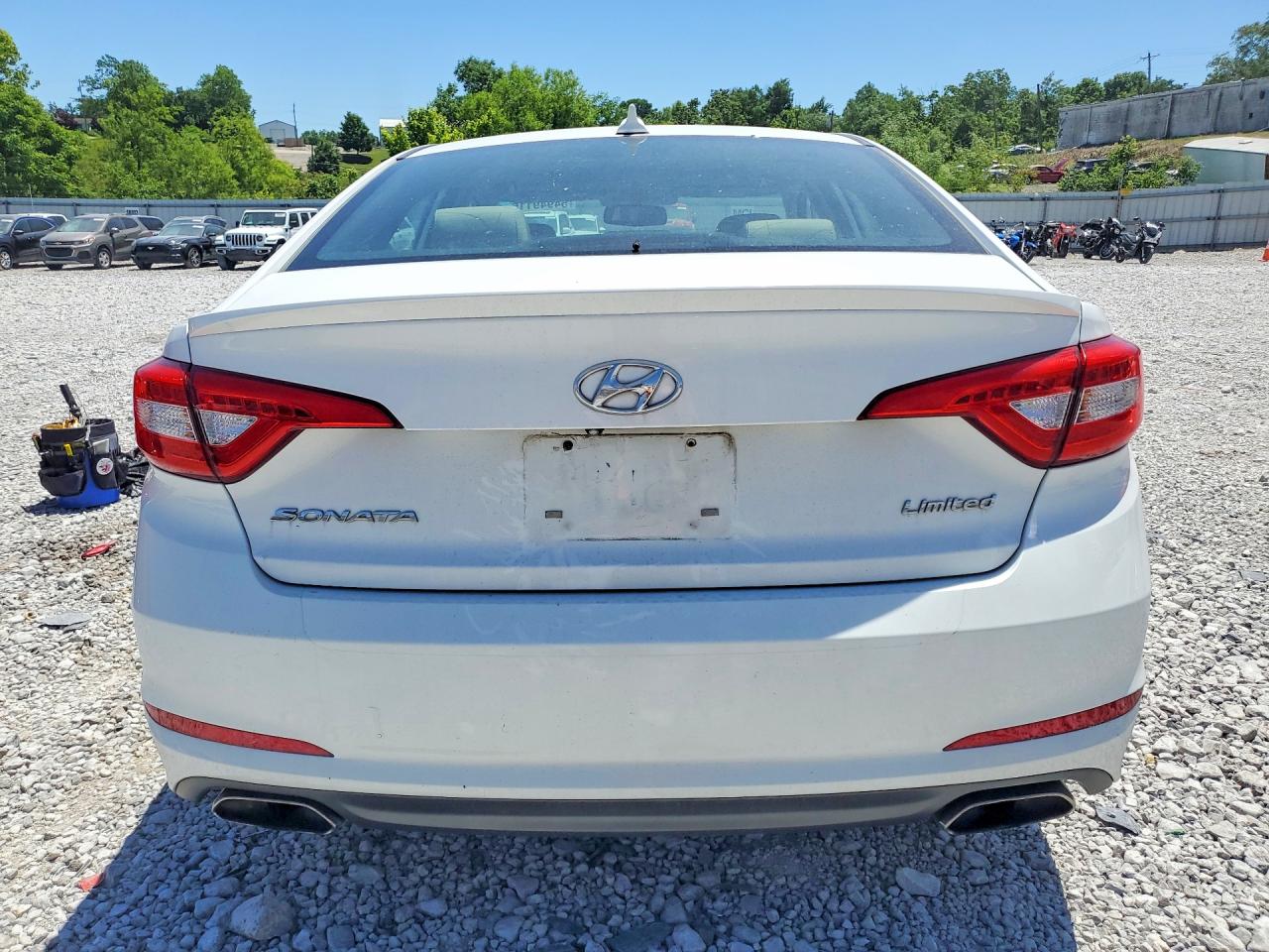 2016 Hyundai Sonata White vin: 5NPE34AF0GH418790