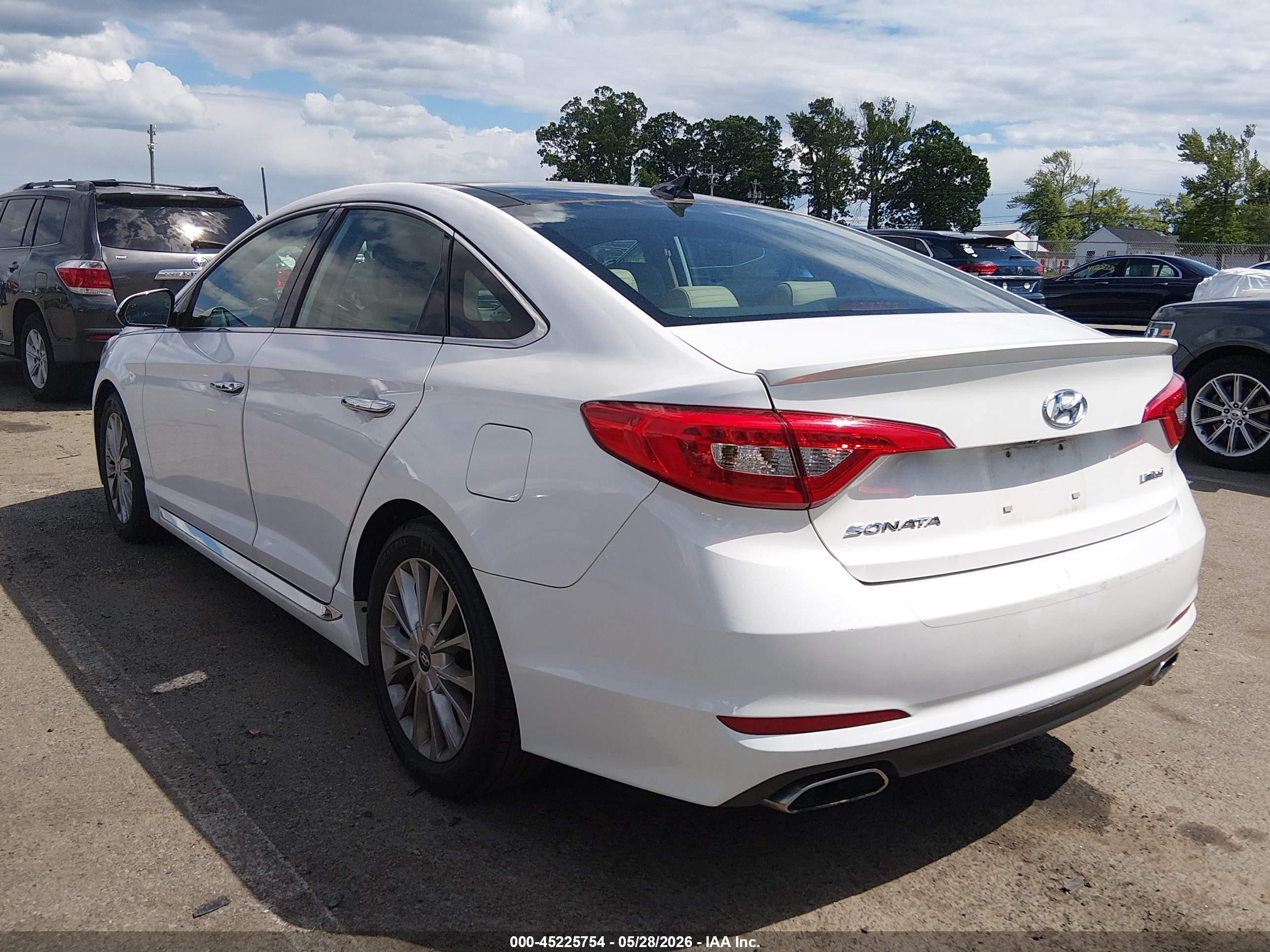 2015 Hyundai Sonata Limited White vin: 5NPE34AF1FH051090
