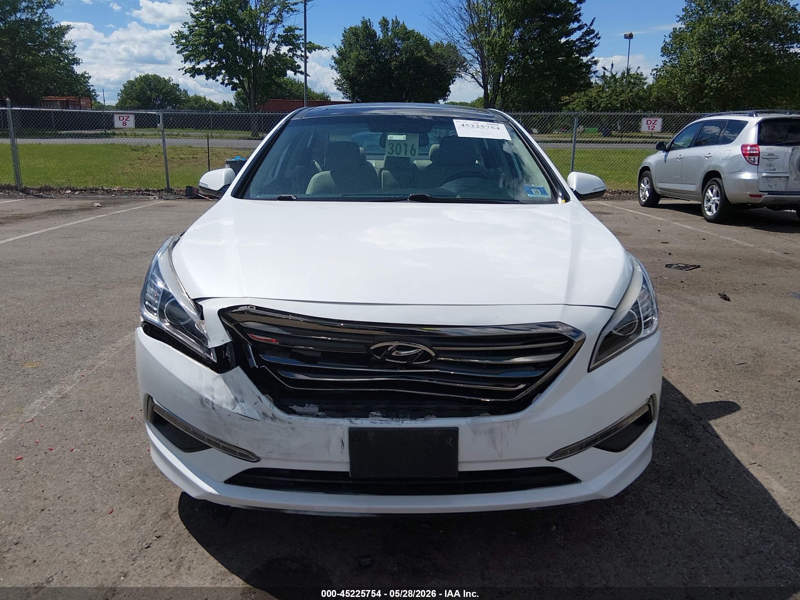 2015 Hyundai Sonata Limited White vin: 5NPE34AF1FH051090