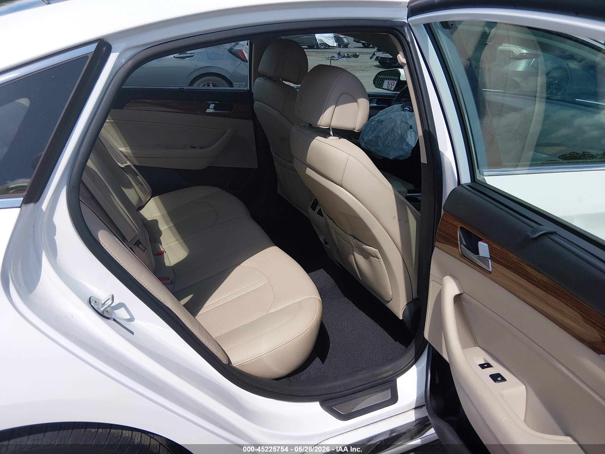 2015 Hyundai Sonata Limited White vin: 5NPE34AF1FH051090