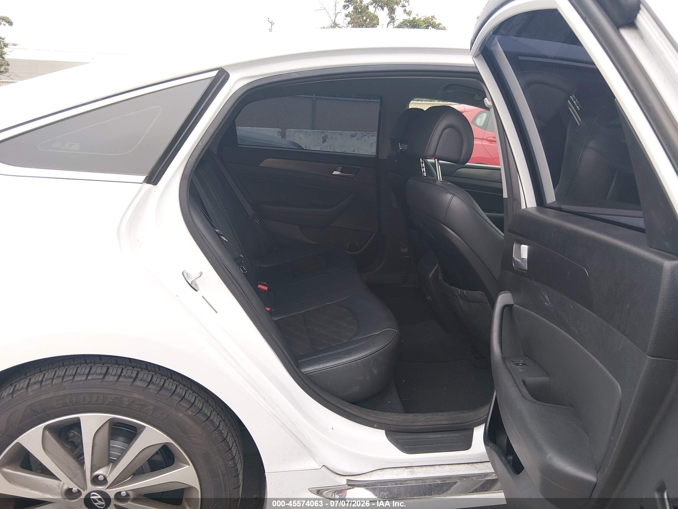 2015 Hyundai Sonata Sport White vin: 5NPE34AF1FH092920