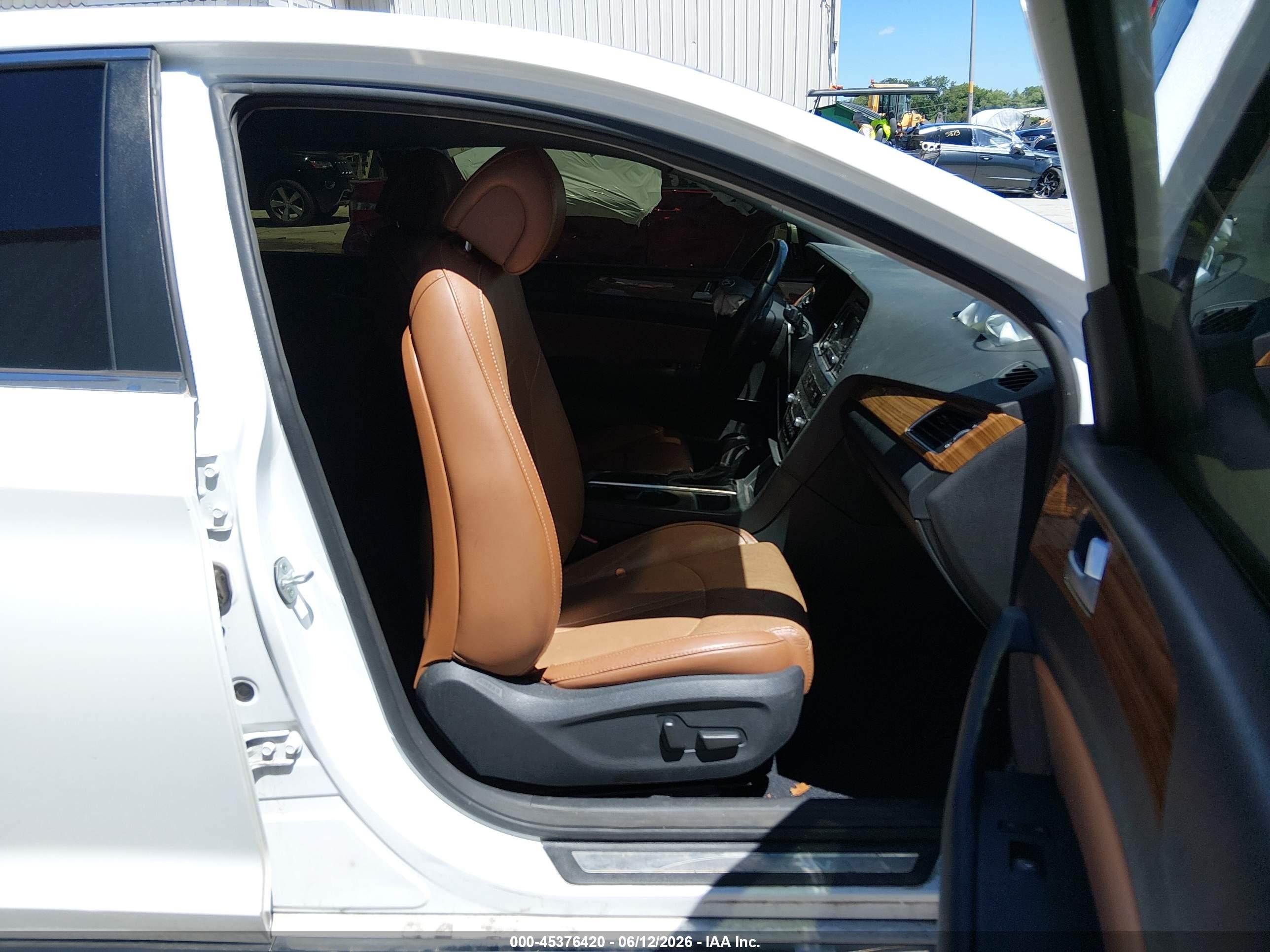 2015 Hyundai Sonata Limited Серебряный vin: 5NPE34AF1FH102247
