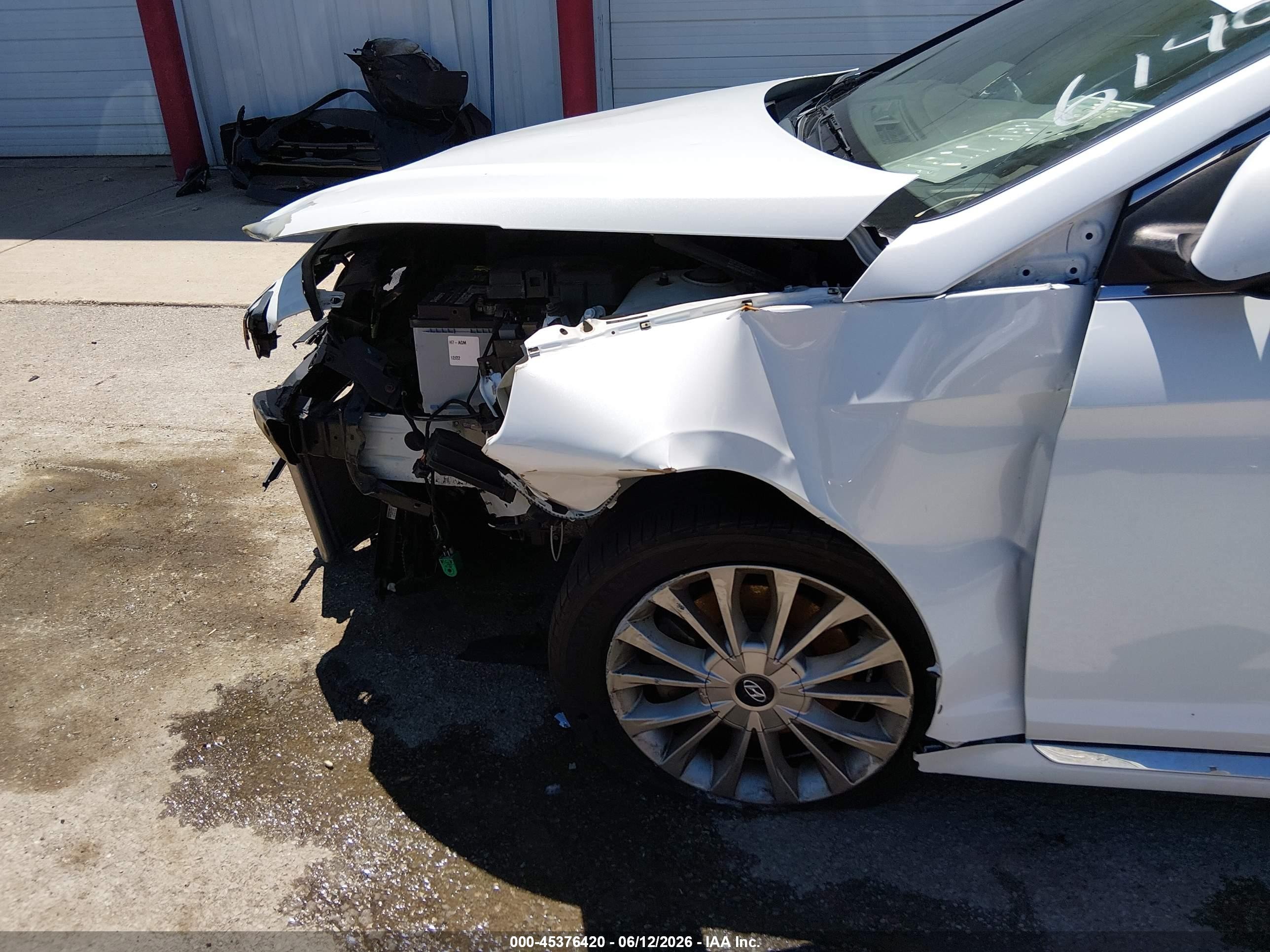 2015 Hyundai Sonata Limited Серебряный vin: 5NPE34AF1FH102247
