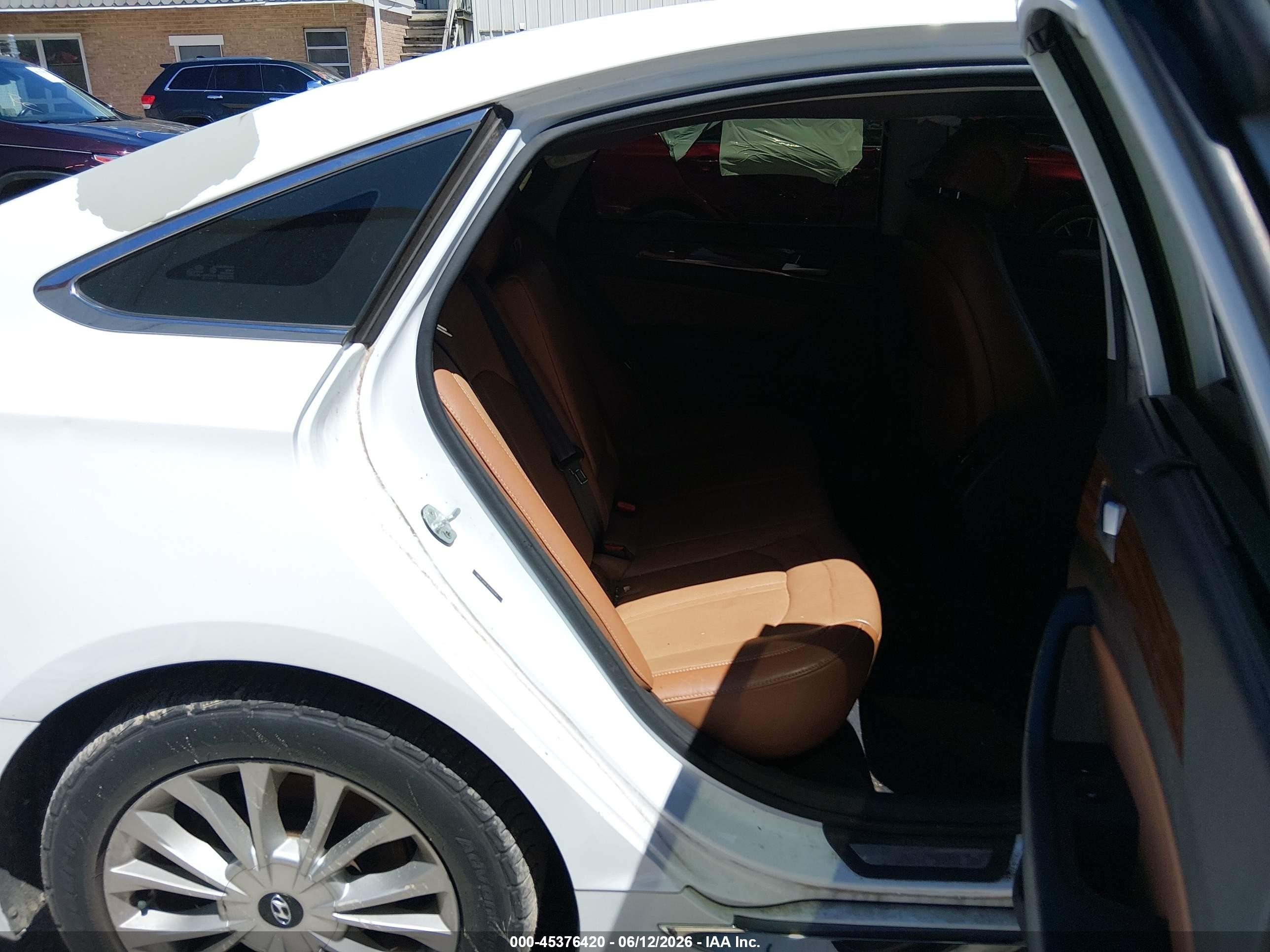 2015 Hyundai Sonata Limited Серебряный vin: 5NPE34AF1FH102247