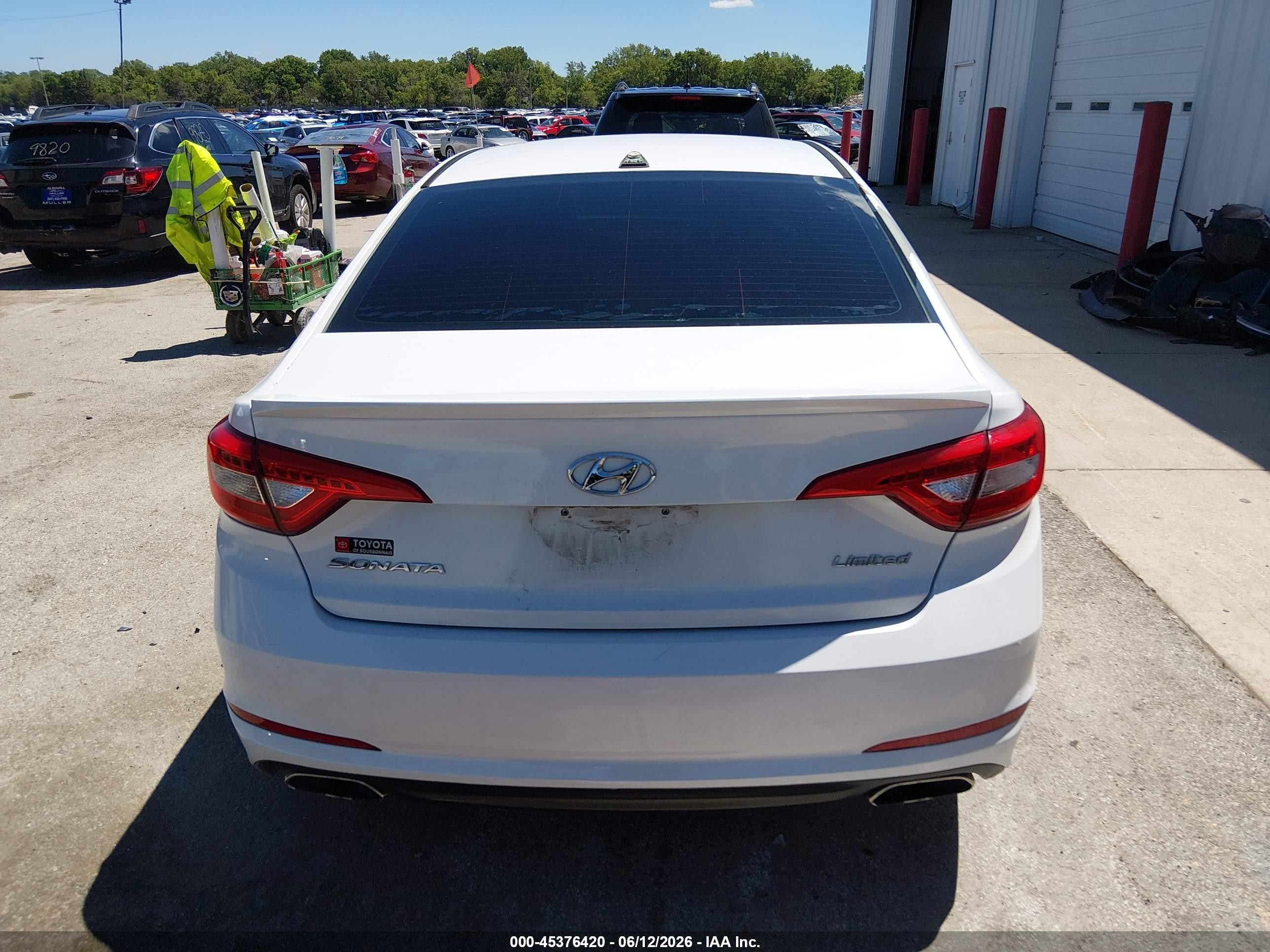2015 Hyundai Sonata Limited Серебряный vin: 5NPE34AF1FH102247