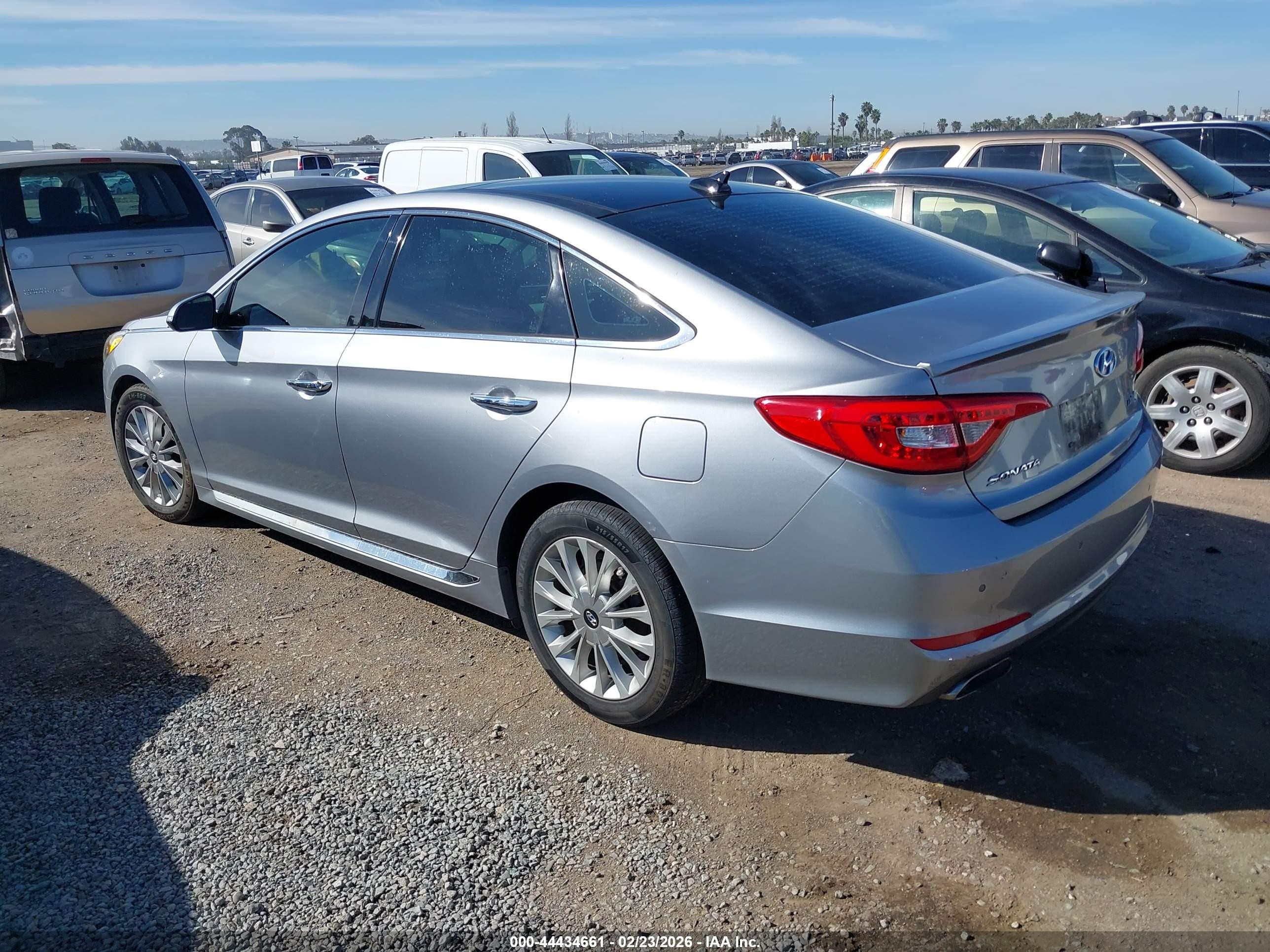 2015 Hyundai Sonata Limited Silver vin: 5NPE34AF1FH104905