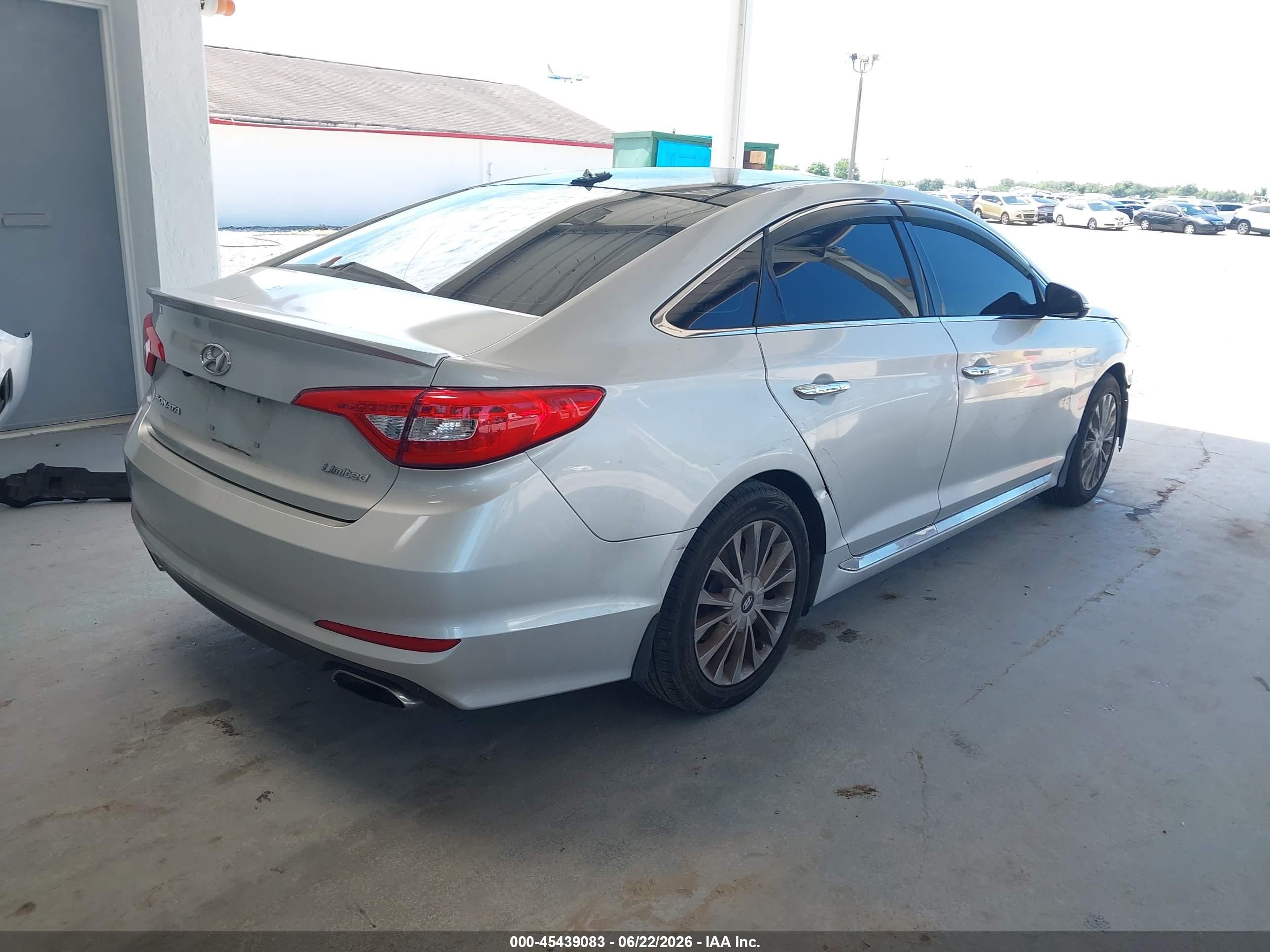 2015 Hyundai Sonata Limited Silver vin: 5NPE34AF1FH137550